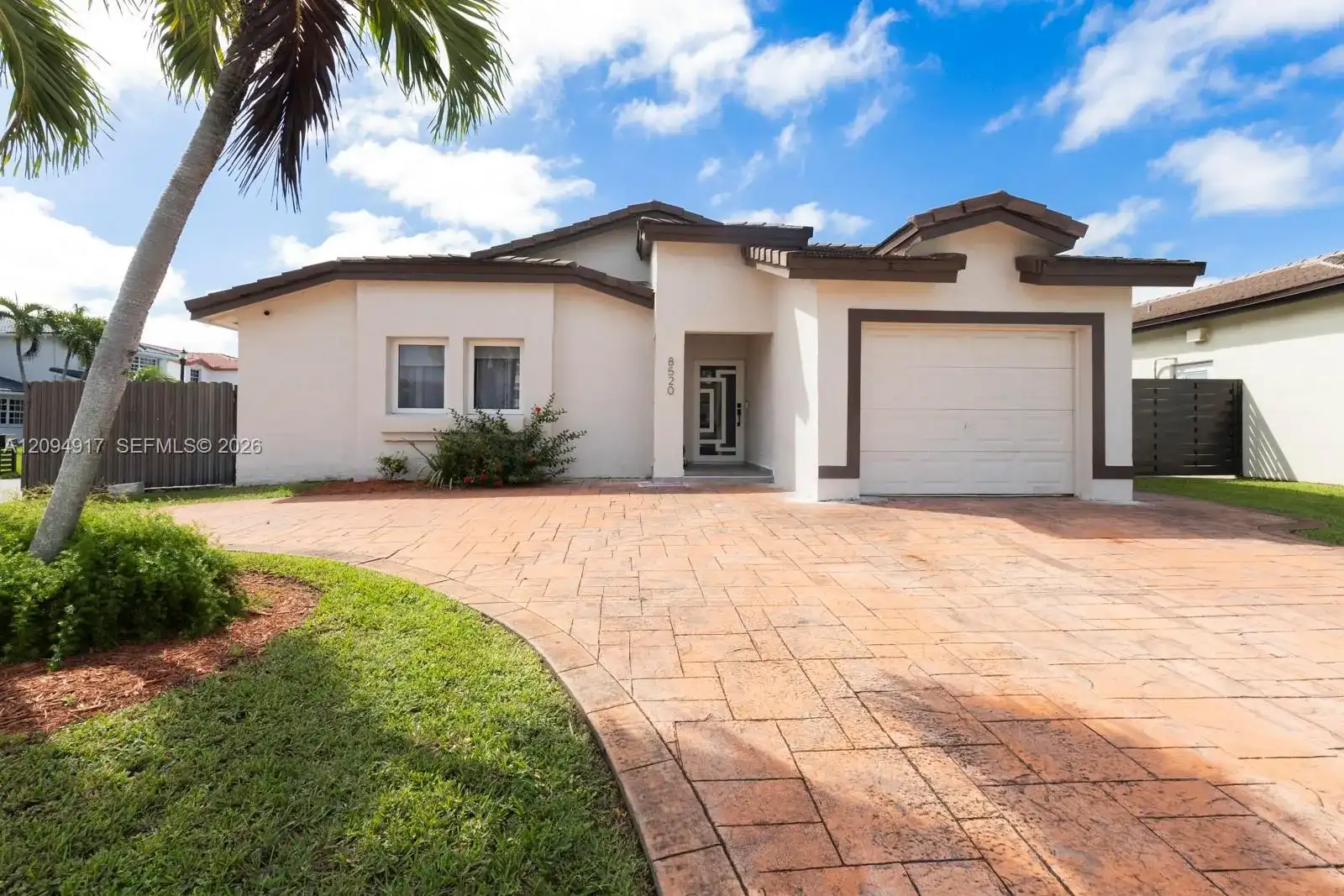 8520 SW 207th Ter, Cutler Bay FL 33189