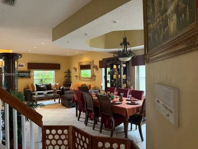1021 NW 185th Ave, Pembroke Pines FL 33029