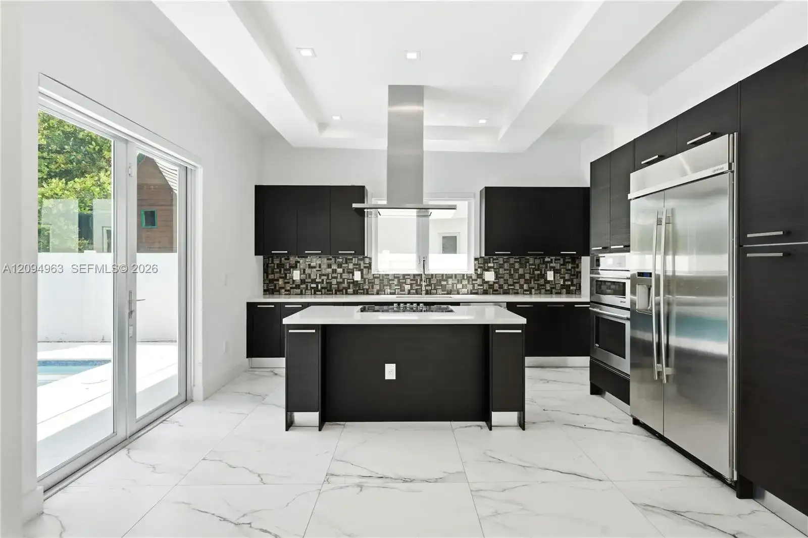 8221 NW 34th Dr, Doral FL 33122 photo 2