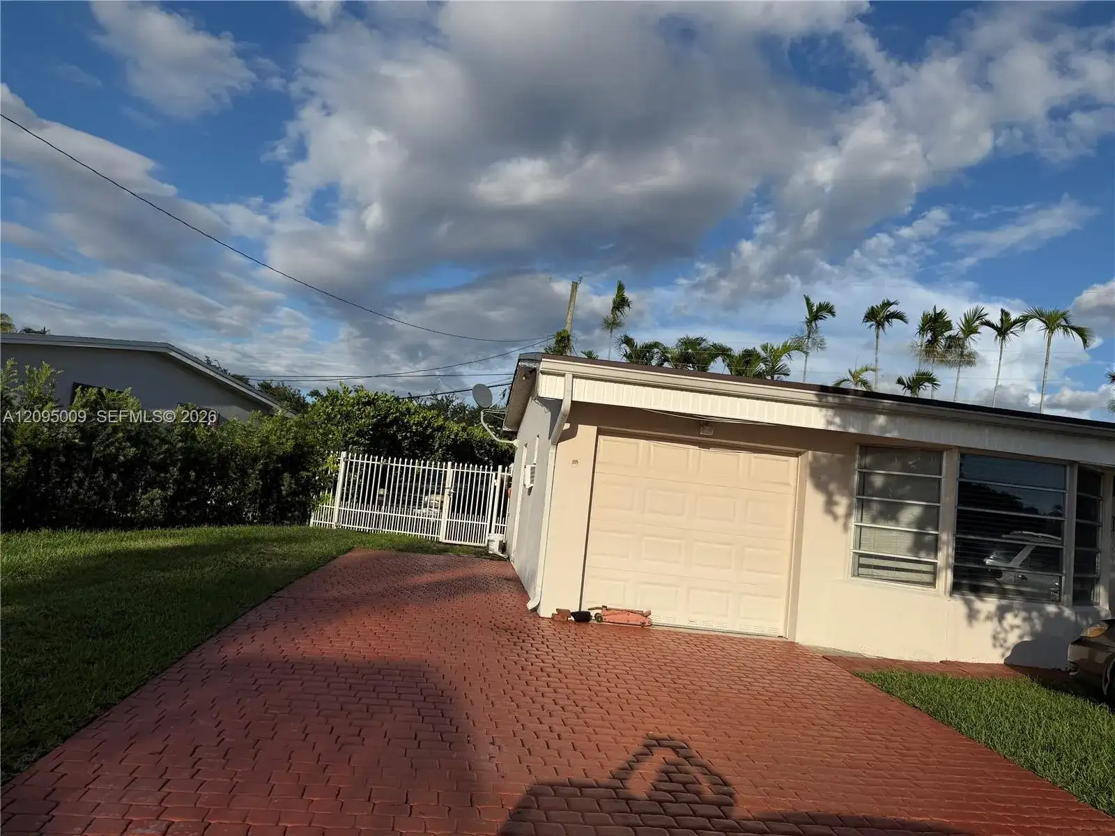 1821 SW 92nd Ct, Miami FL 33165 photo 2