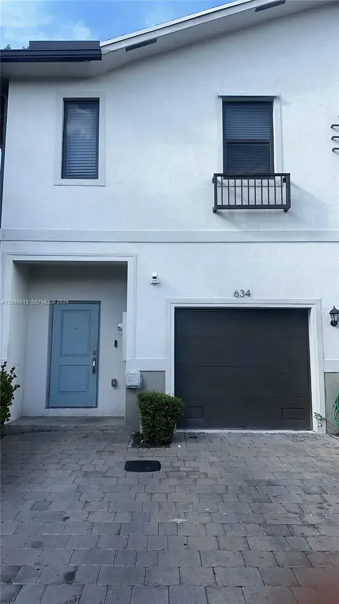 634 SW 12th St, Florida City FL 33034
