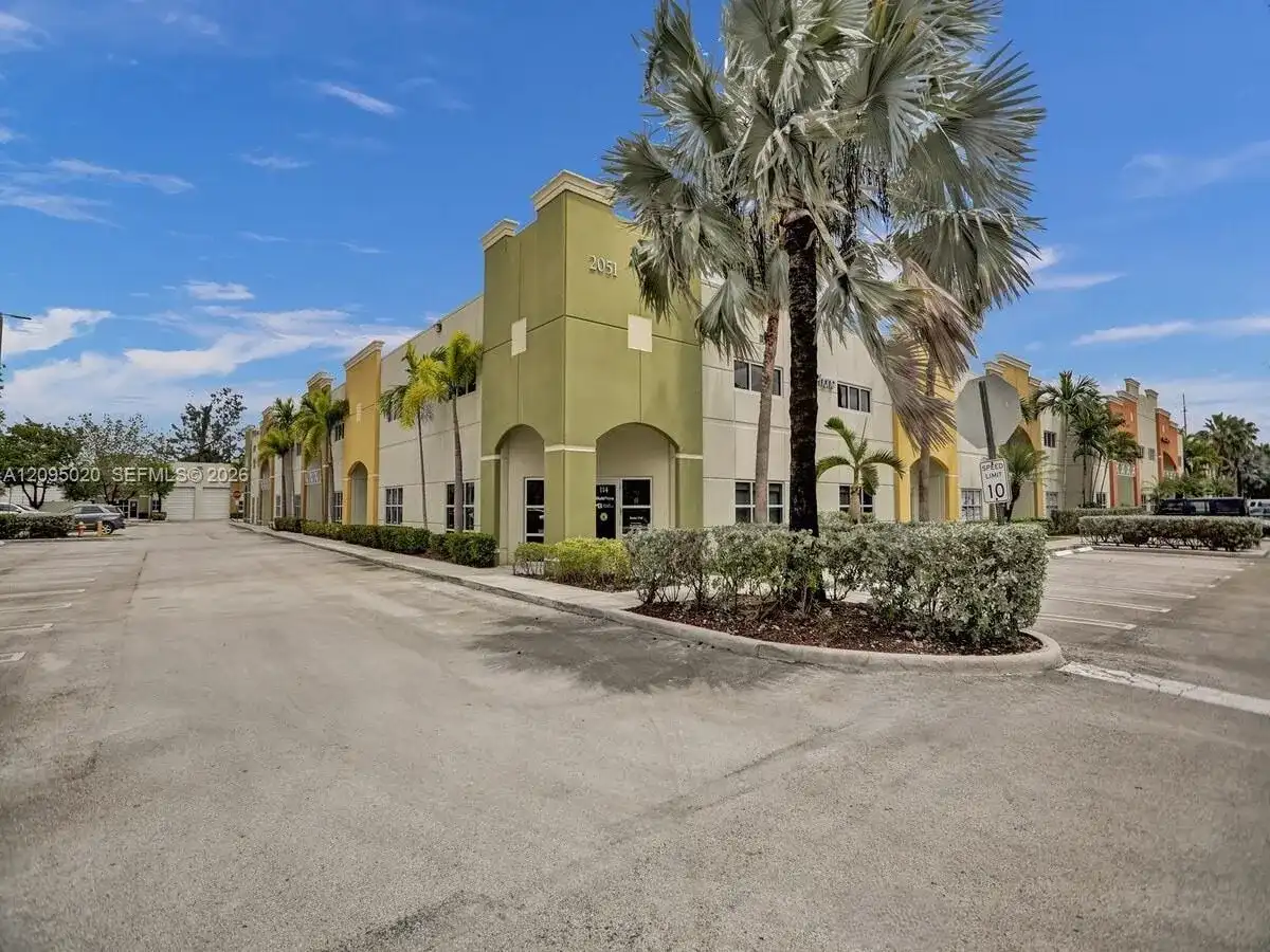 2051 NW 112th Ave # 109, Sweetwater FL 33172