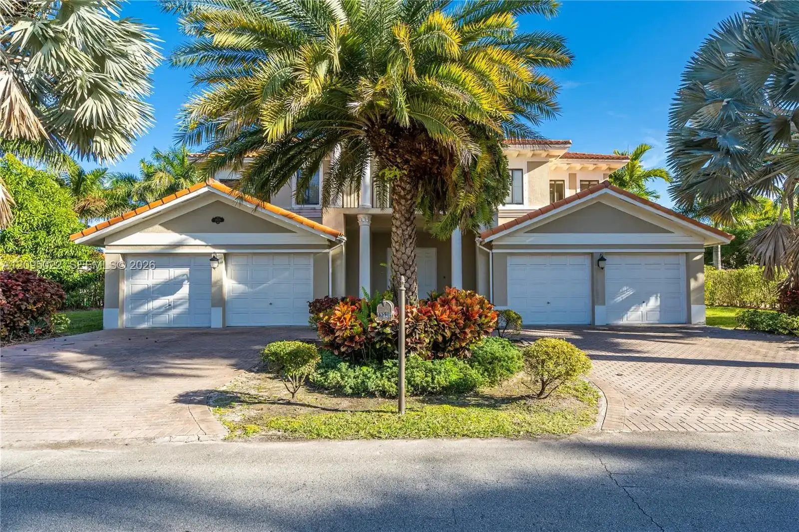 19529 SW 80th Ct, Cutler Bay FL 33157