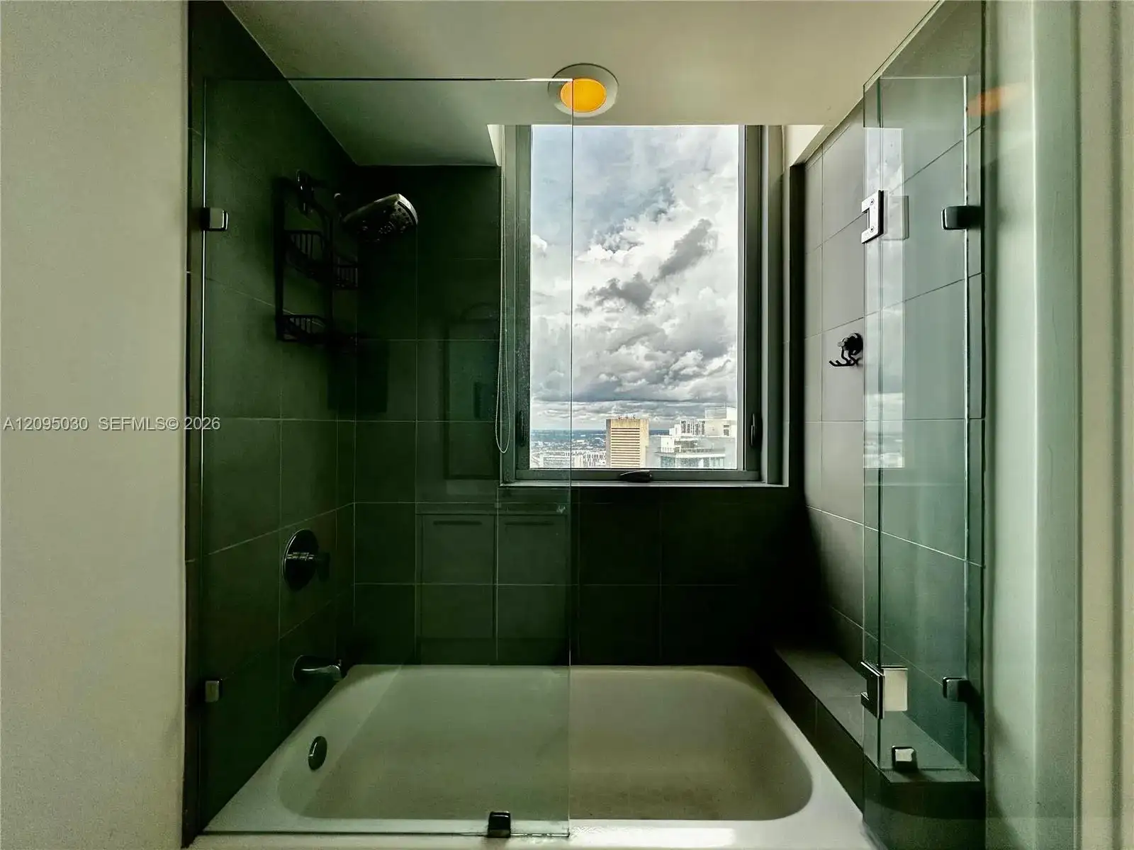 92 SW 3rd St # 4905, Miami FL 33130 photo 2