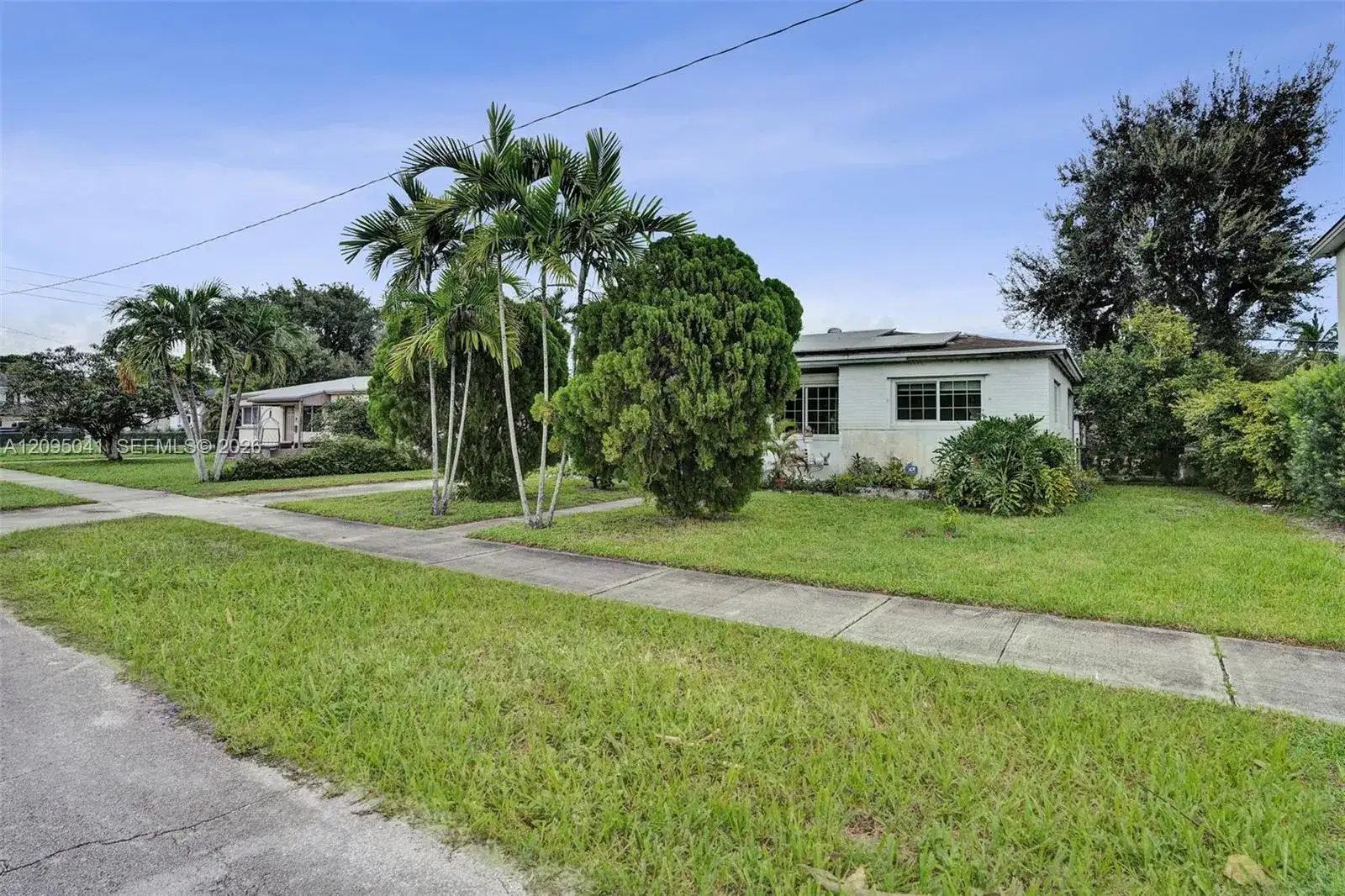 17401 NE 11th Ct, Miami FL 33162 photo 3