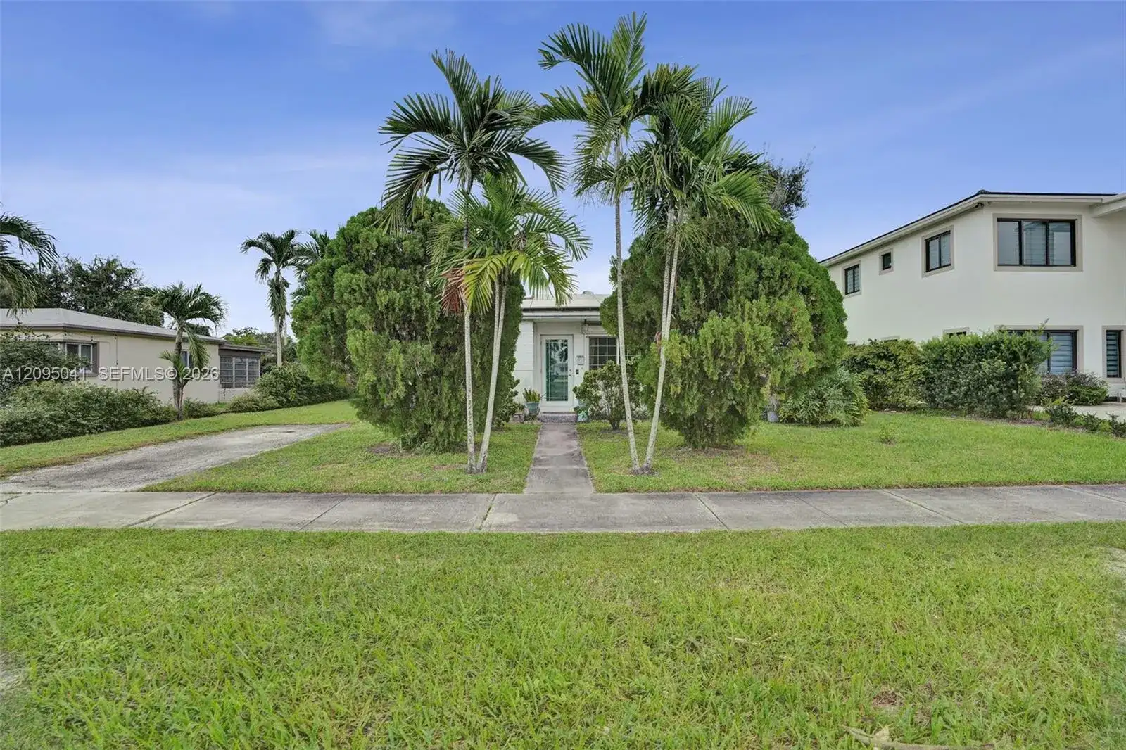 17401 NE 11th Ct, Miami FL 33162 photo 4