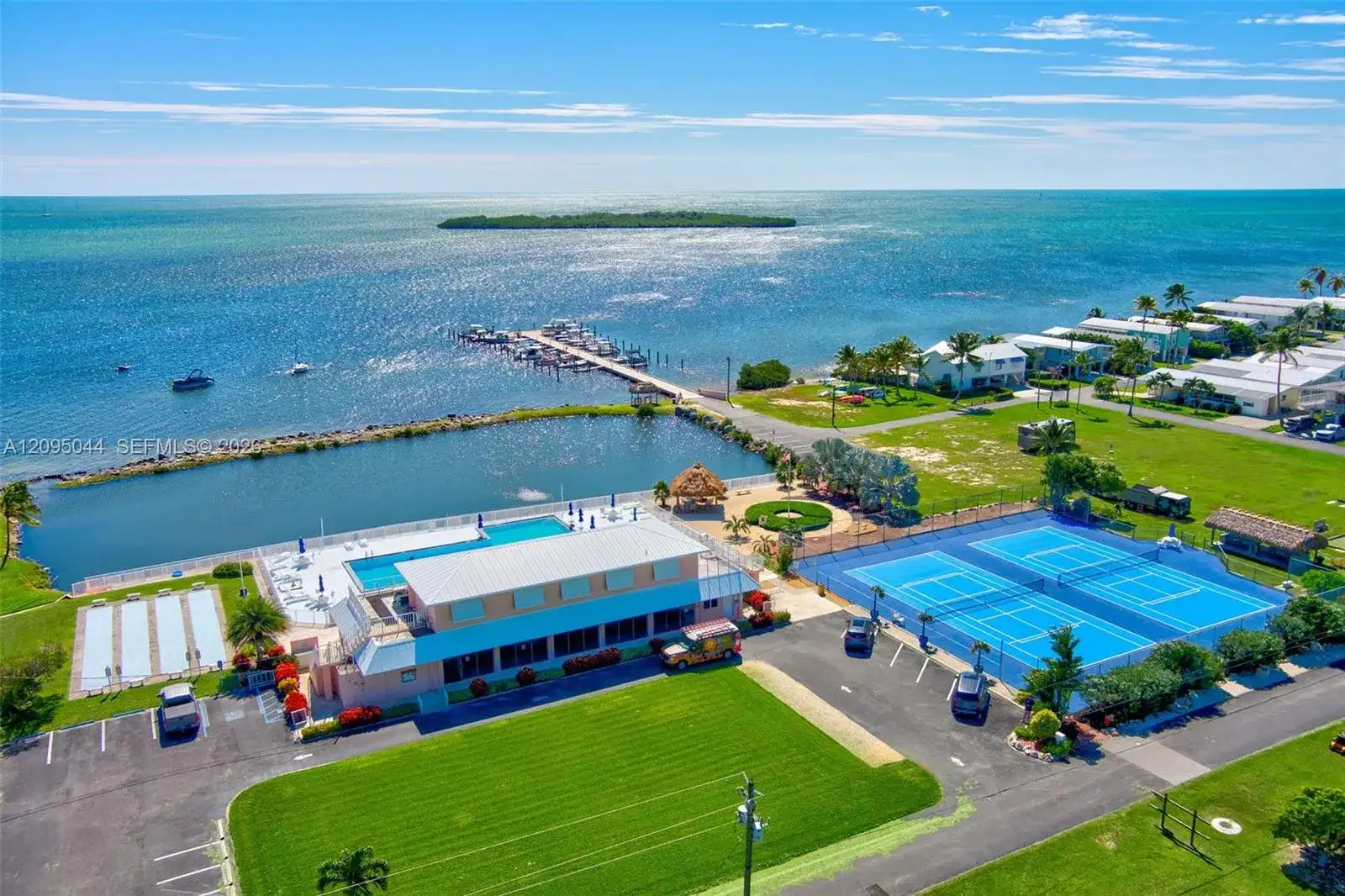 903 S Emerald Dr, Key Largo FL 33037