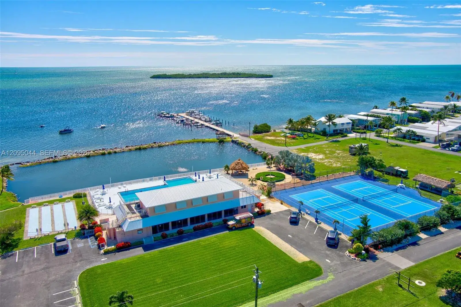 903 S Emerald Dr, Key Largo FL 33037