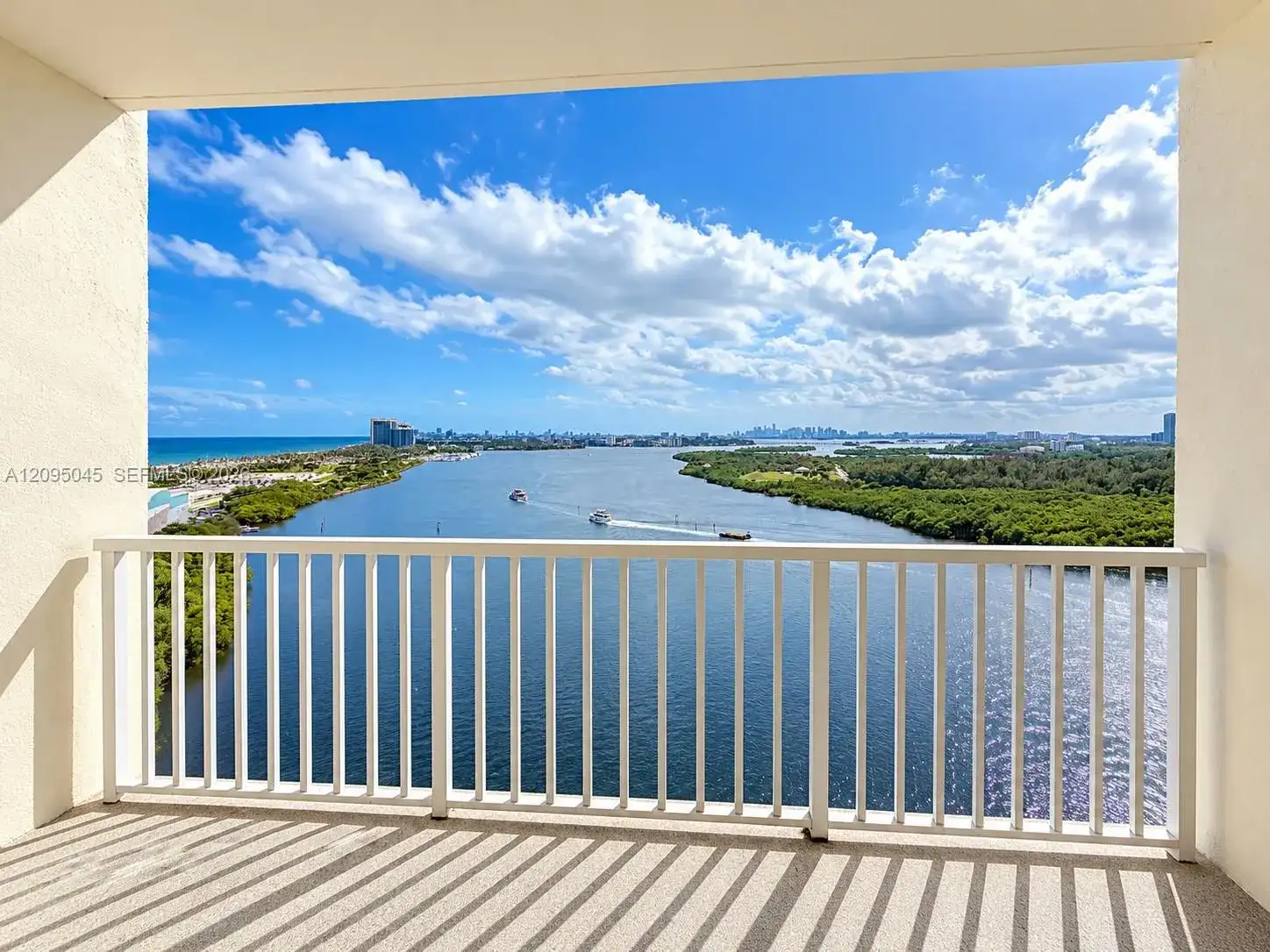 300 Bayview Dr # 2014, Sunny Isles Beach FL 33160 photo 2