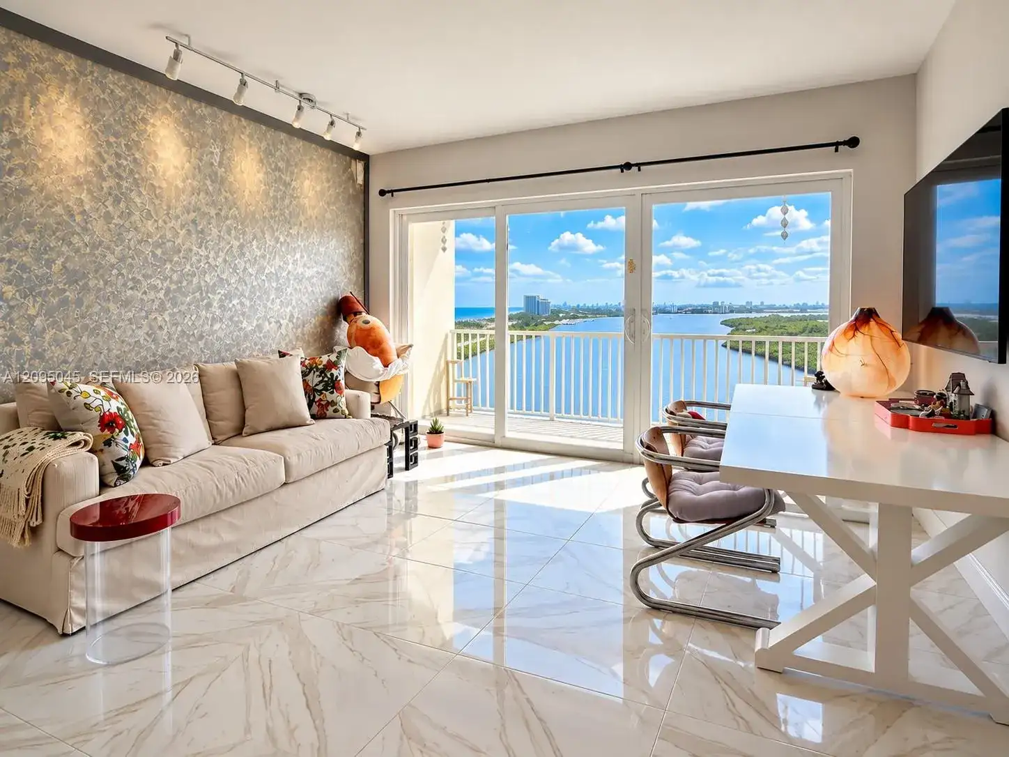300 Bayview Dr # 2014, Sunny Isles Beach FL 33160 photo 3
