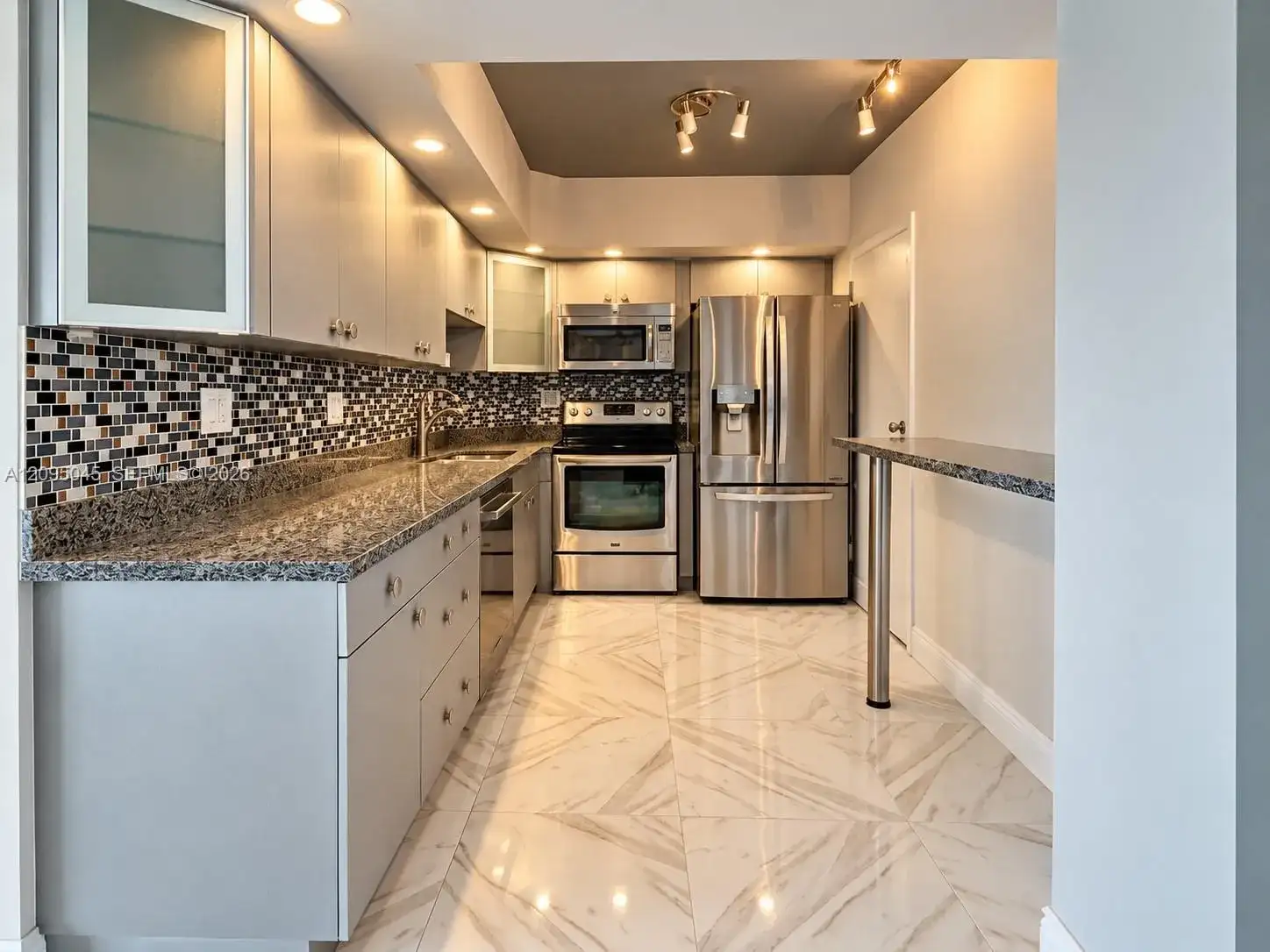 300 Bayview Dr # 2014, Sunny Isles Beach FL 33160 photo 4