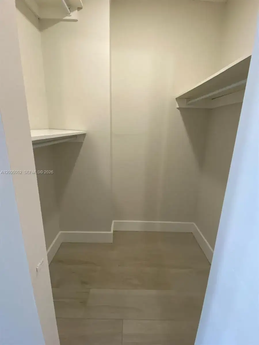 500 W Bayview Dr # 621, Sunny Isles Beach FL 33160 photo 3