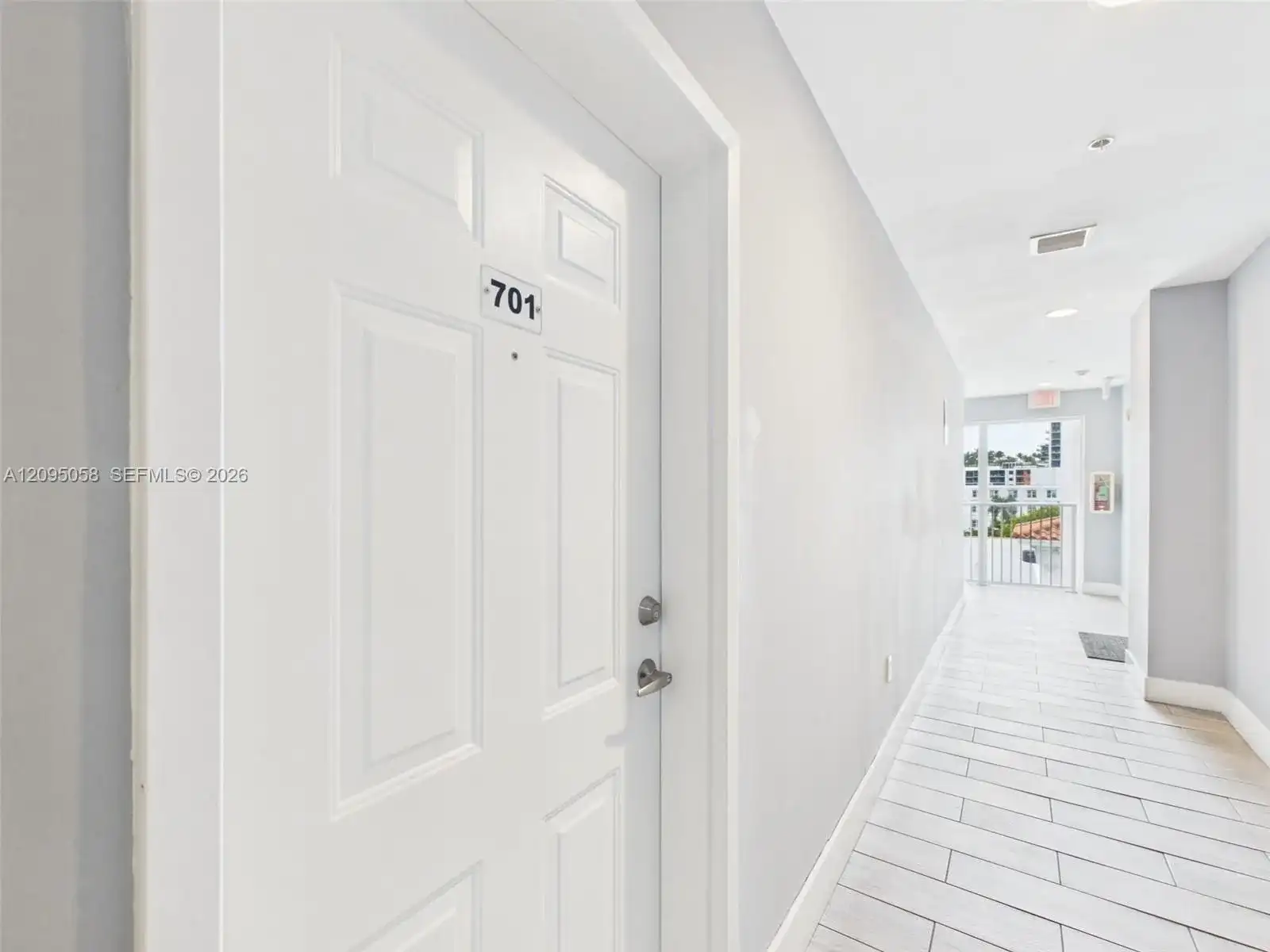 425 NE 30th St # 701, Miami FL 33137