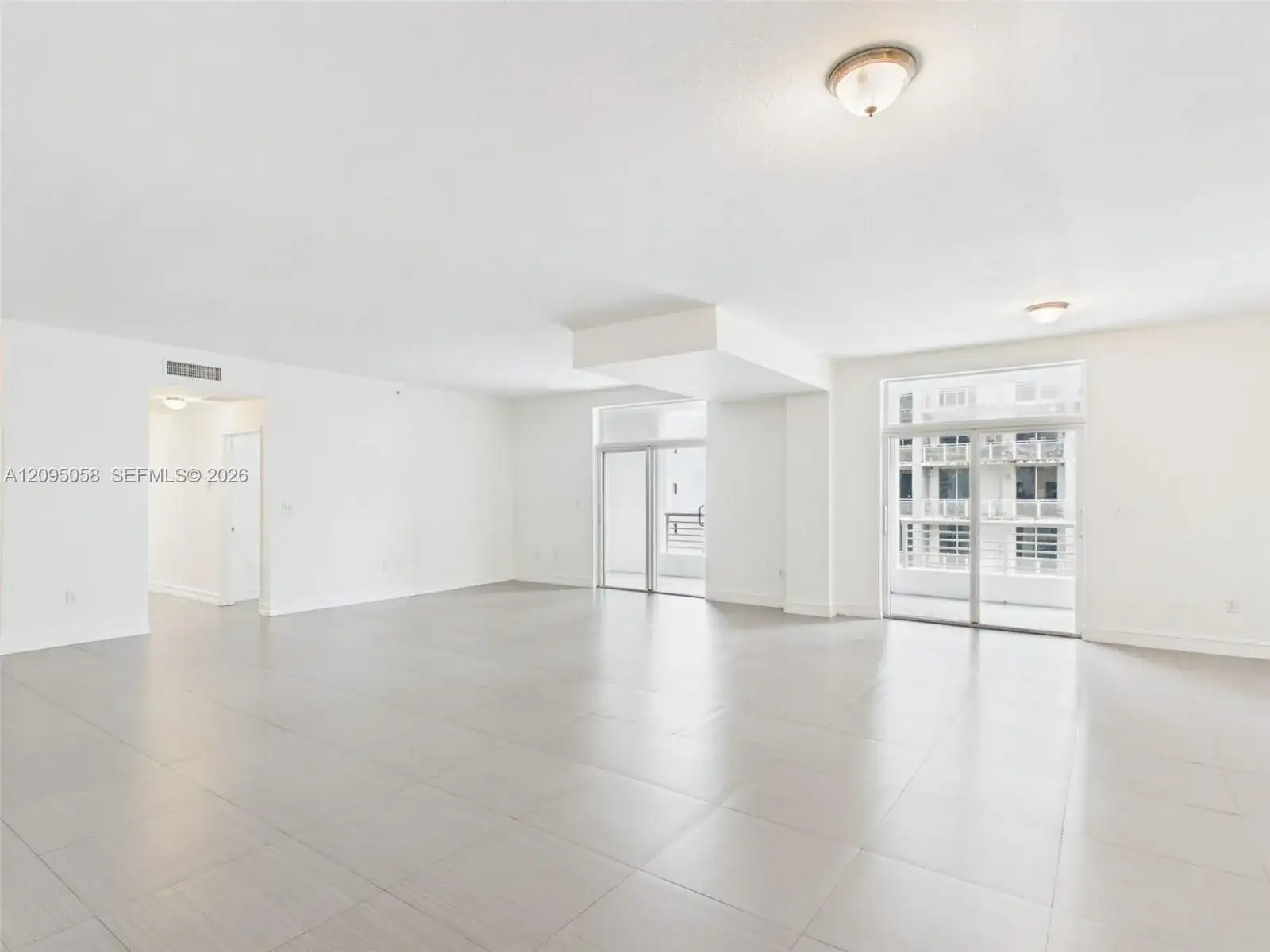 425 NE 30th St # 701, Miami FL 33137 photo 2