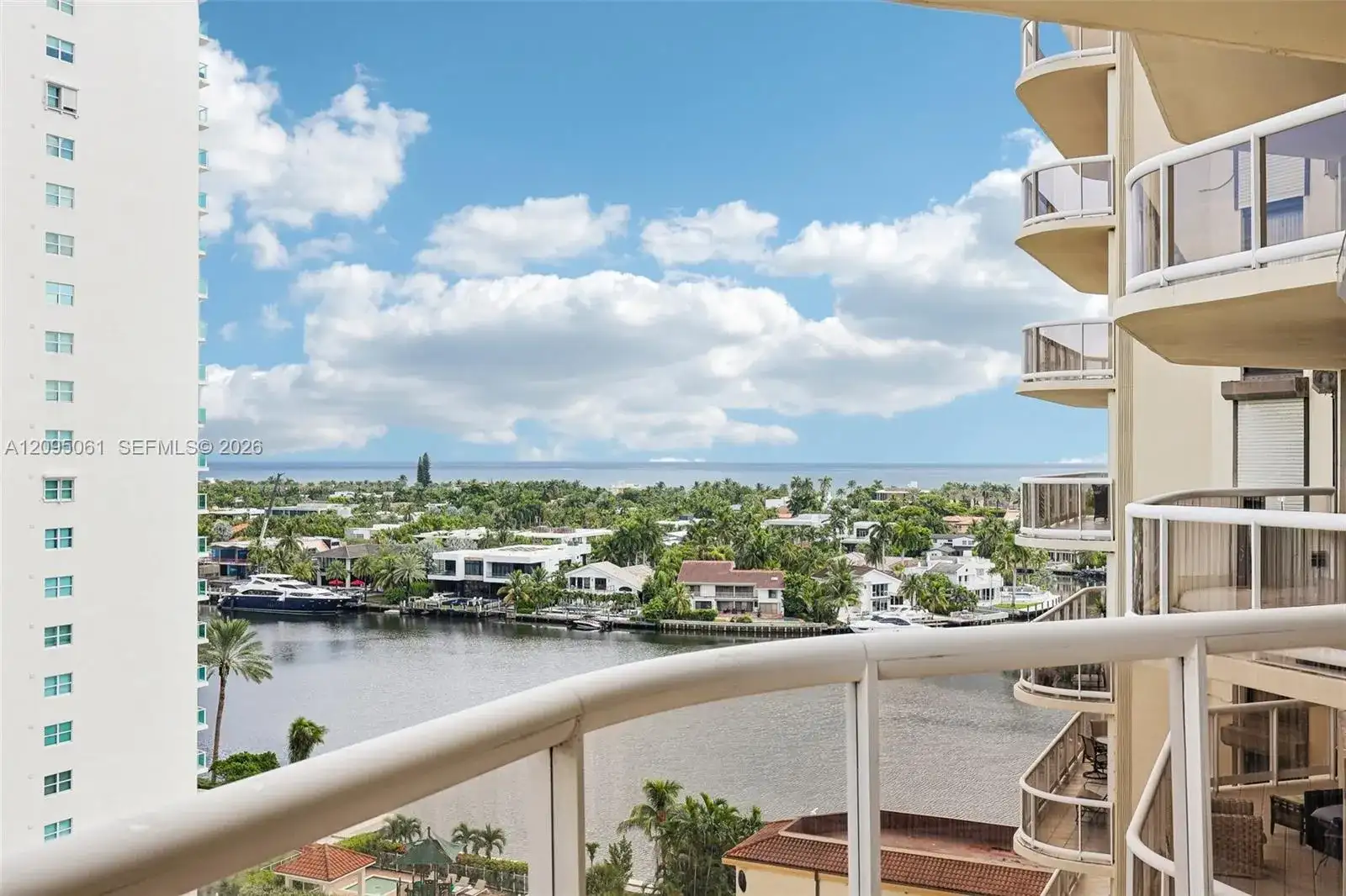 20191 E Country Club Dr # 1102, Aventura FL 33180 photo 2