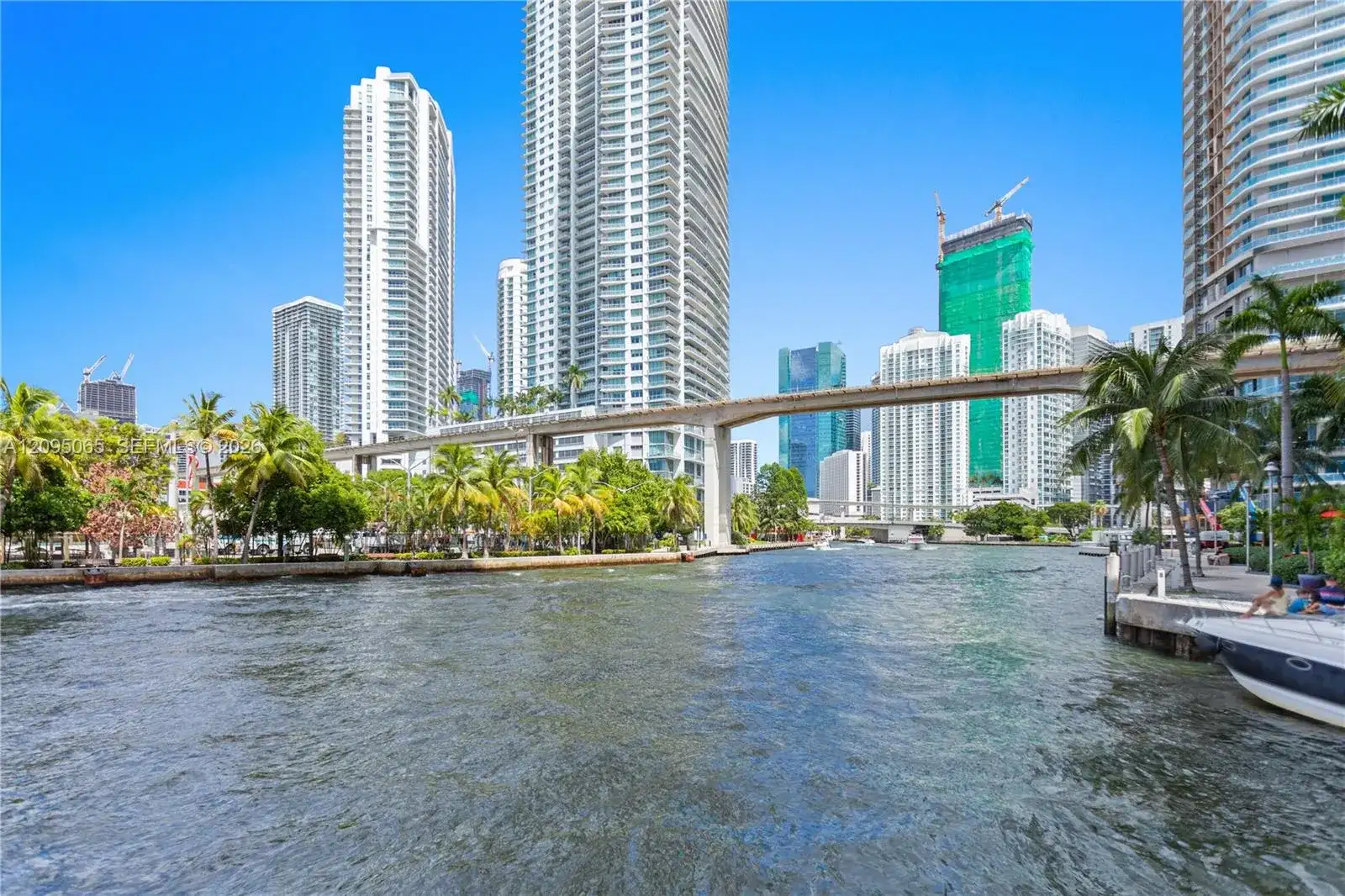 185 SW 7th St # 3600, Miami FL 33130 photo 2