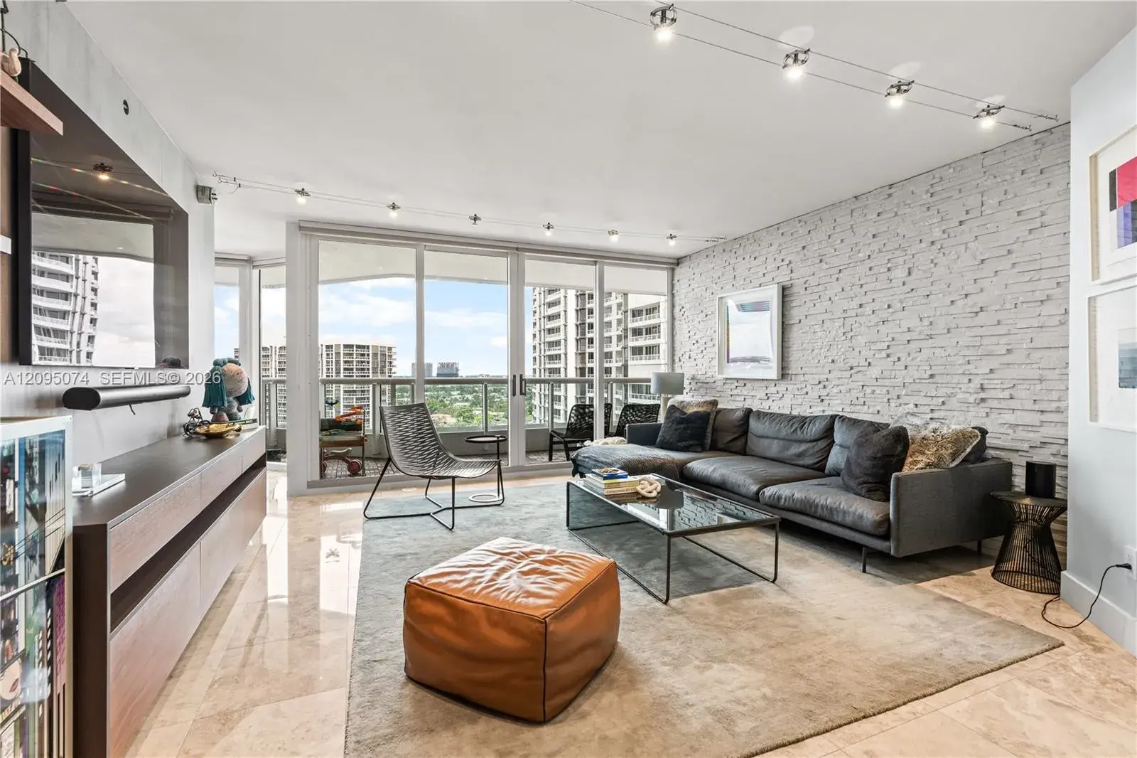 21055 Yacht Club Dr # 1703, Aventura FL 33180