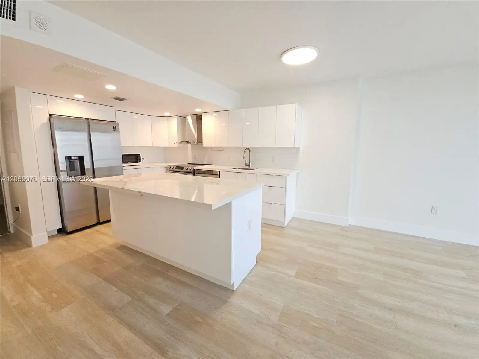 401 Ocean Dr # 522, Miami Beach FL 33139 photo 3