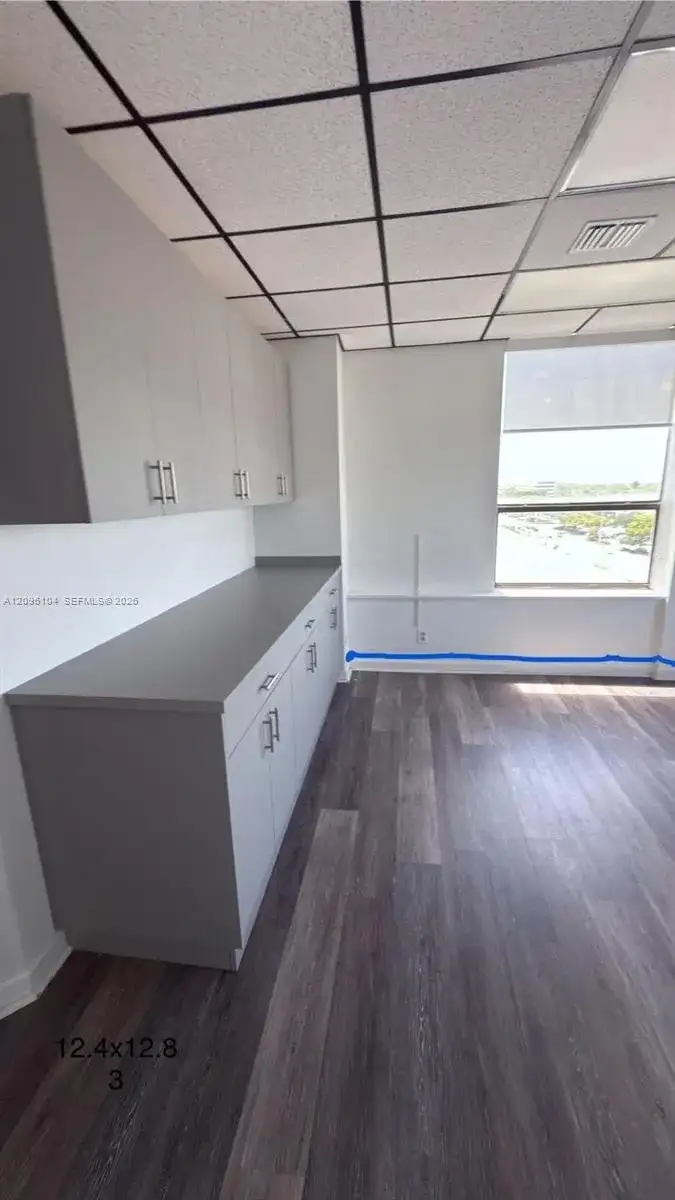 1250 E Hallandale Beach Blvd, Hallandale Beach FL 33009 photo 2