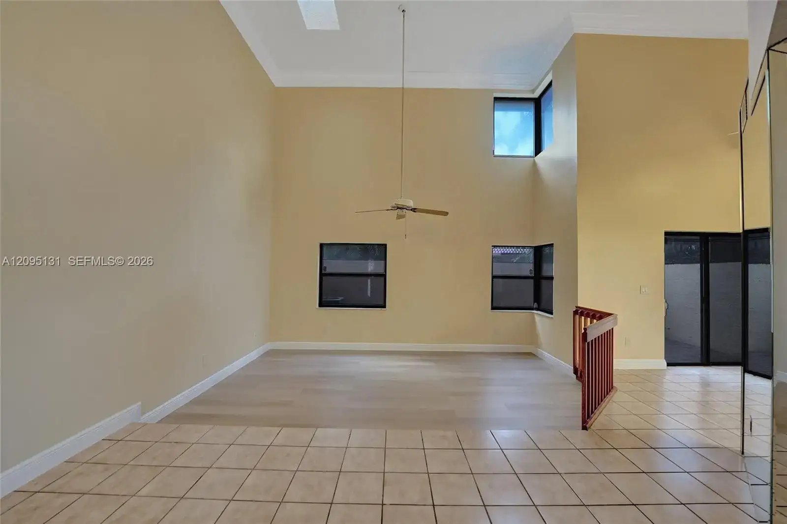 1043 SW 113th Ter, Pembroke Pines FL 33025 photo 4