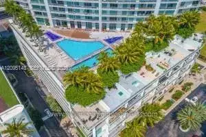 90 SW 3rd St # 2505, Miami FL 33130 photo 2
