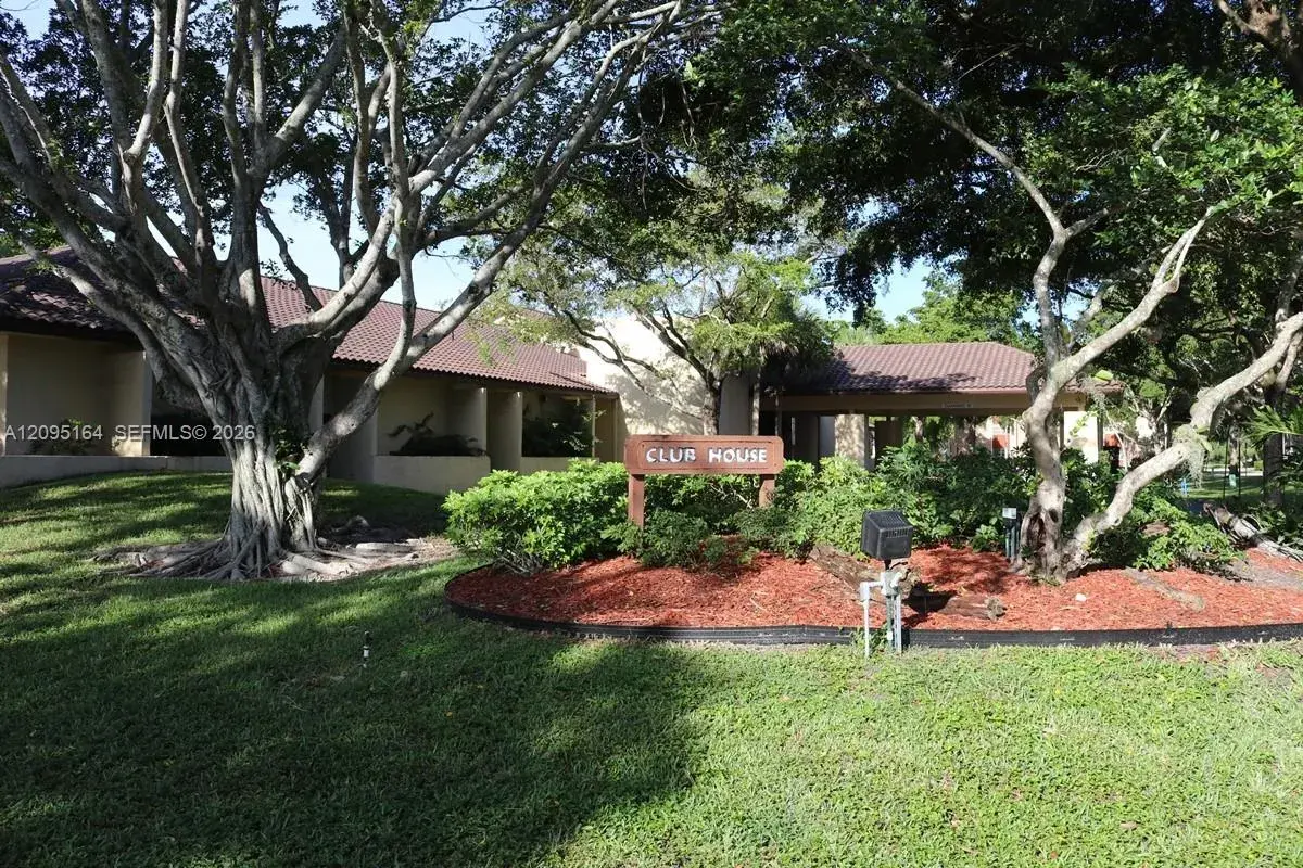 8220 SW 24th St # 4304, North Lauderdale FL 33068