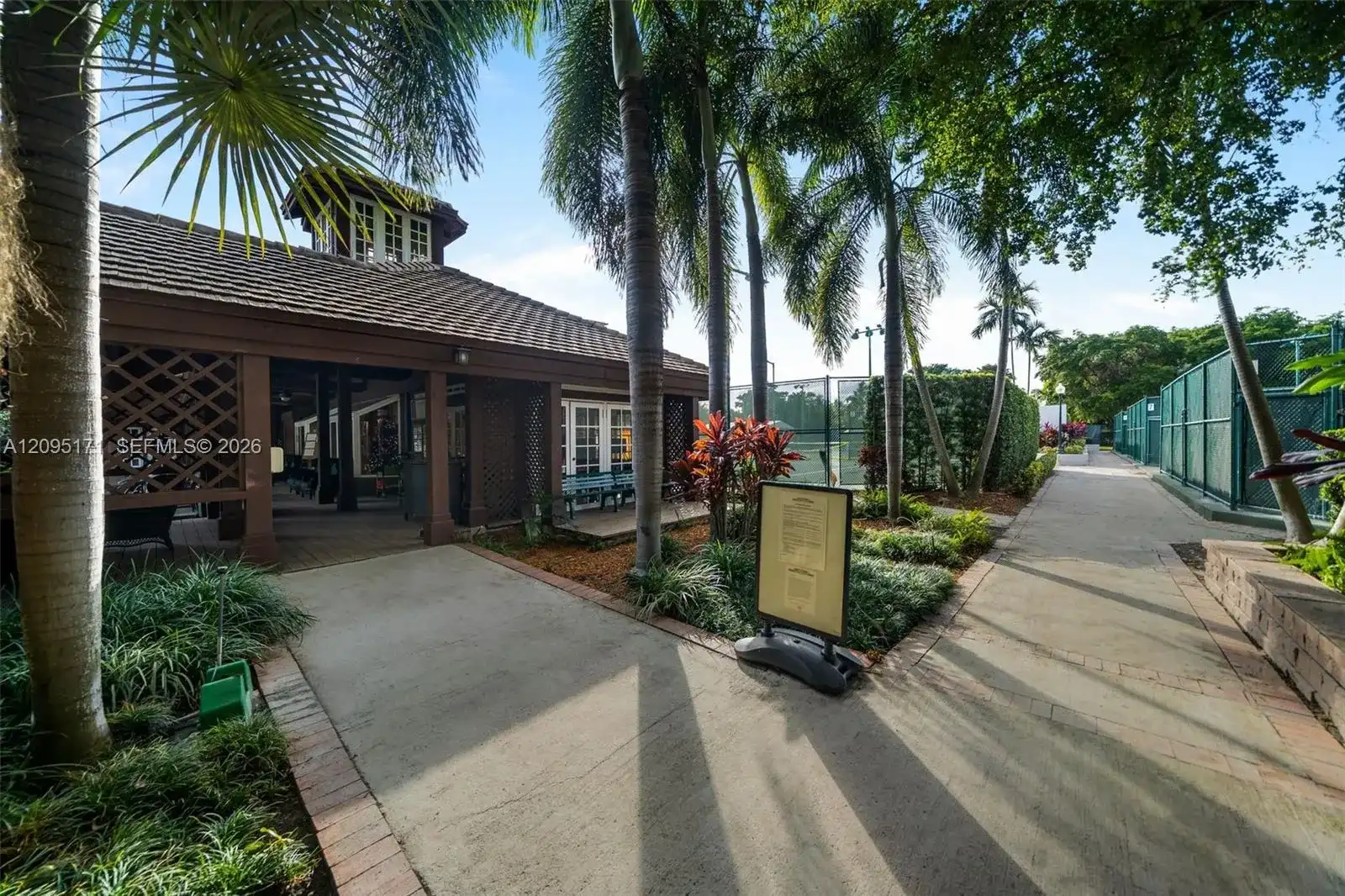 2000 Towerside Ter # 3, Miami FL 33138