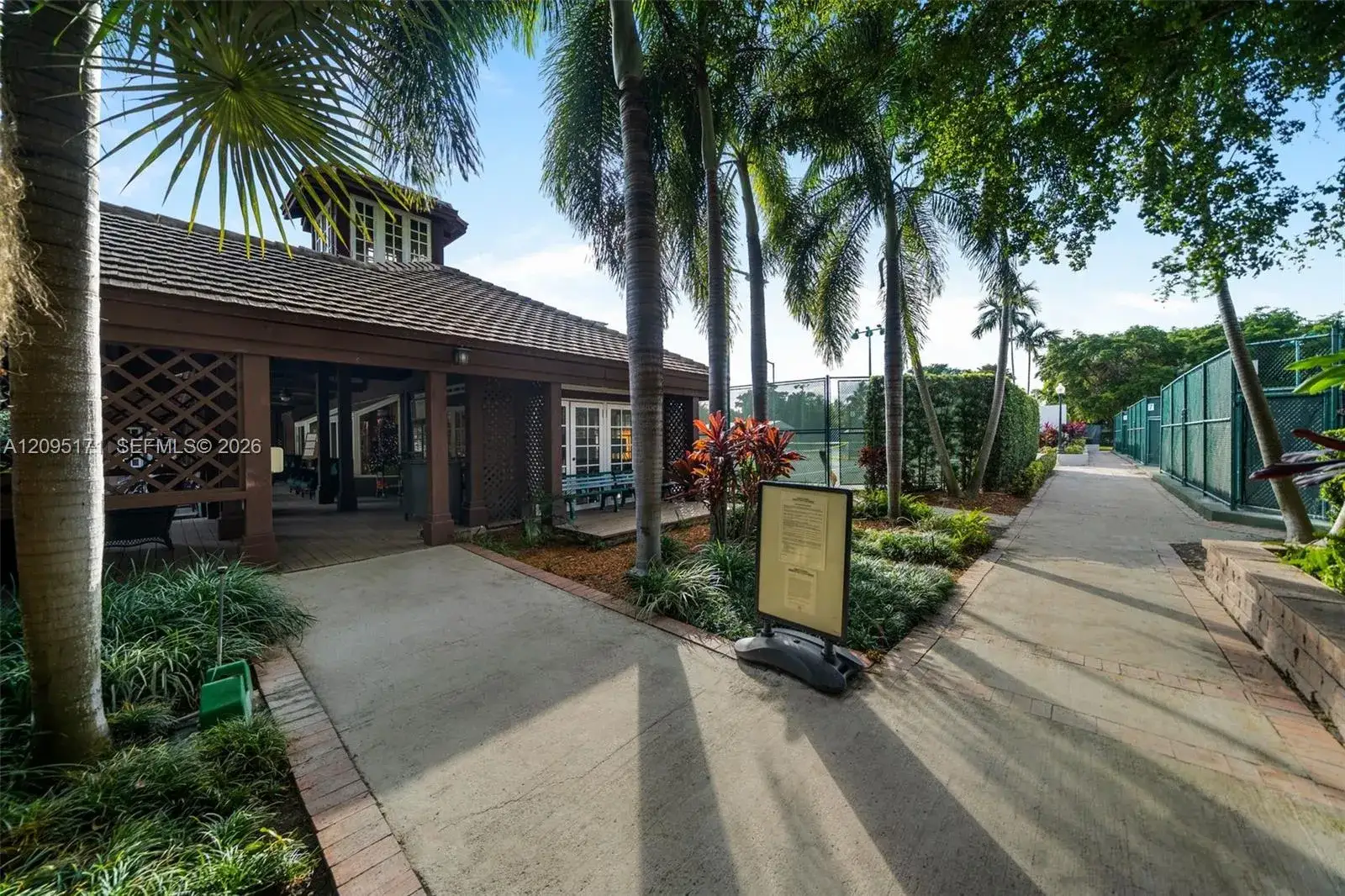 2000 Towerside Ter # 3, Miami FL 33138