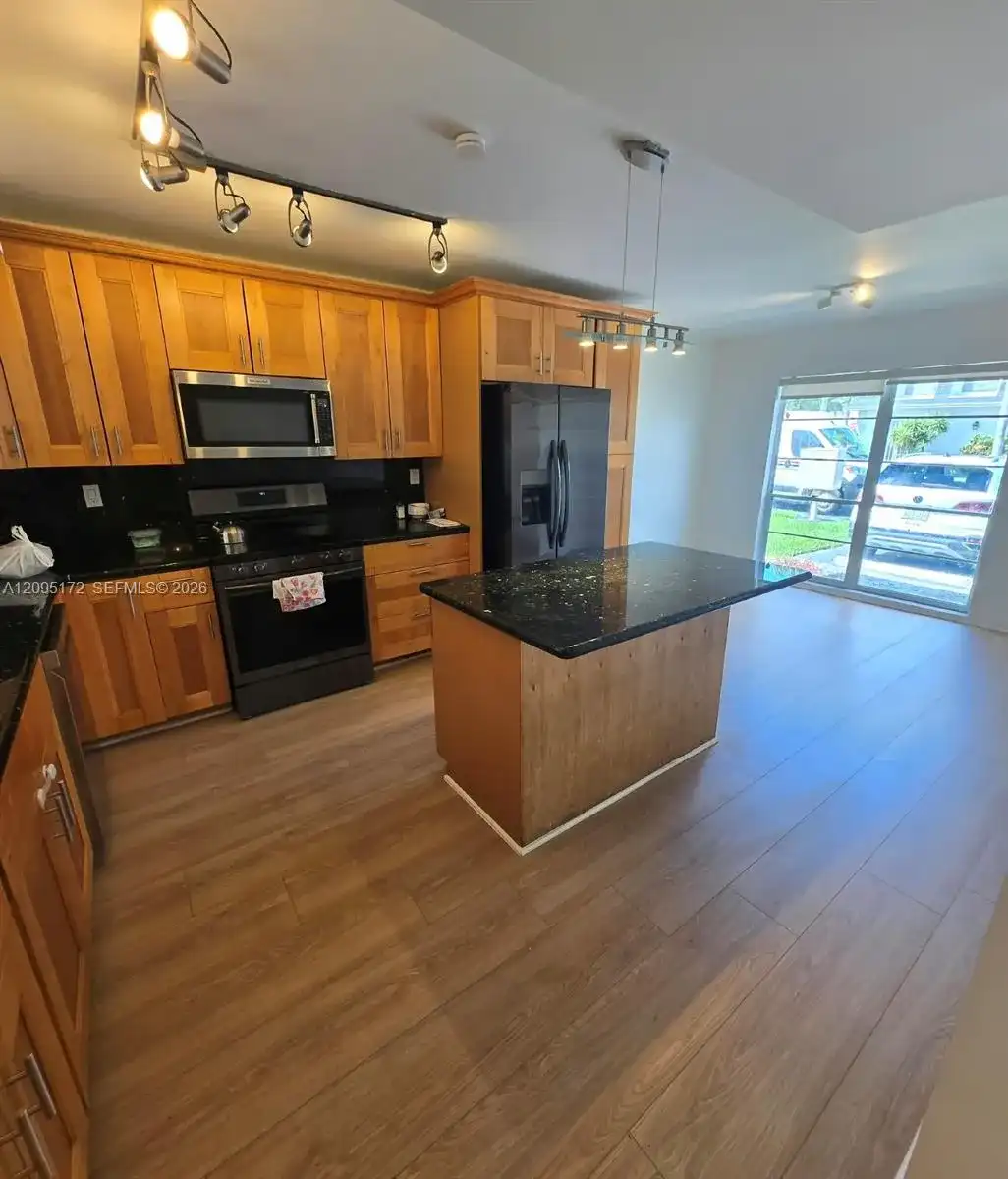 926 NE 27th Ave # 926, Hallandale Beach FL 33009