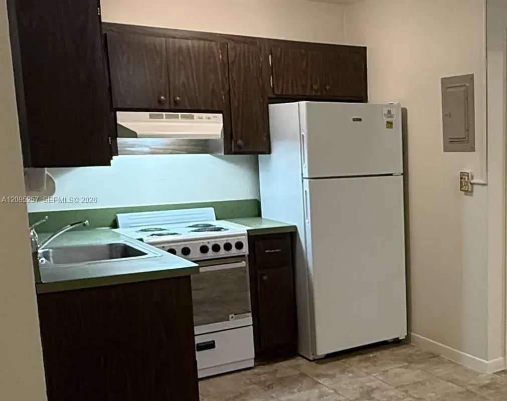 2400 SW 42nd Ave # 6, Fort Lauderdale FL 33317