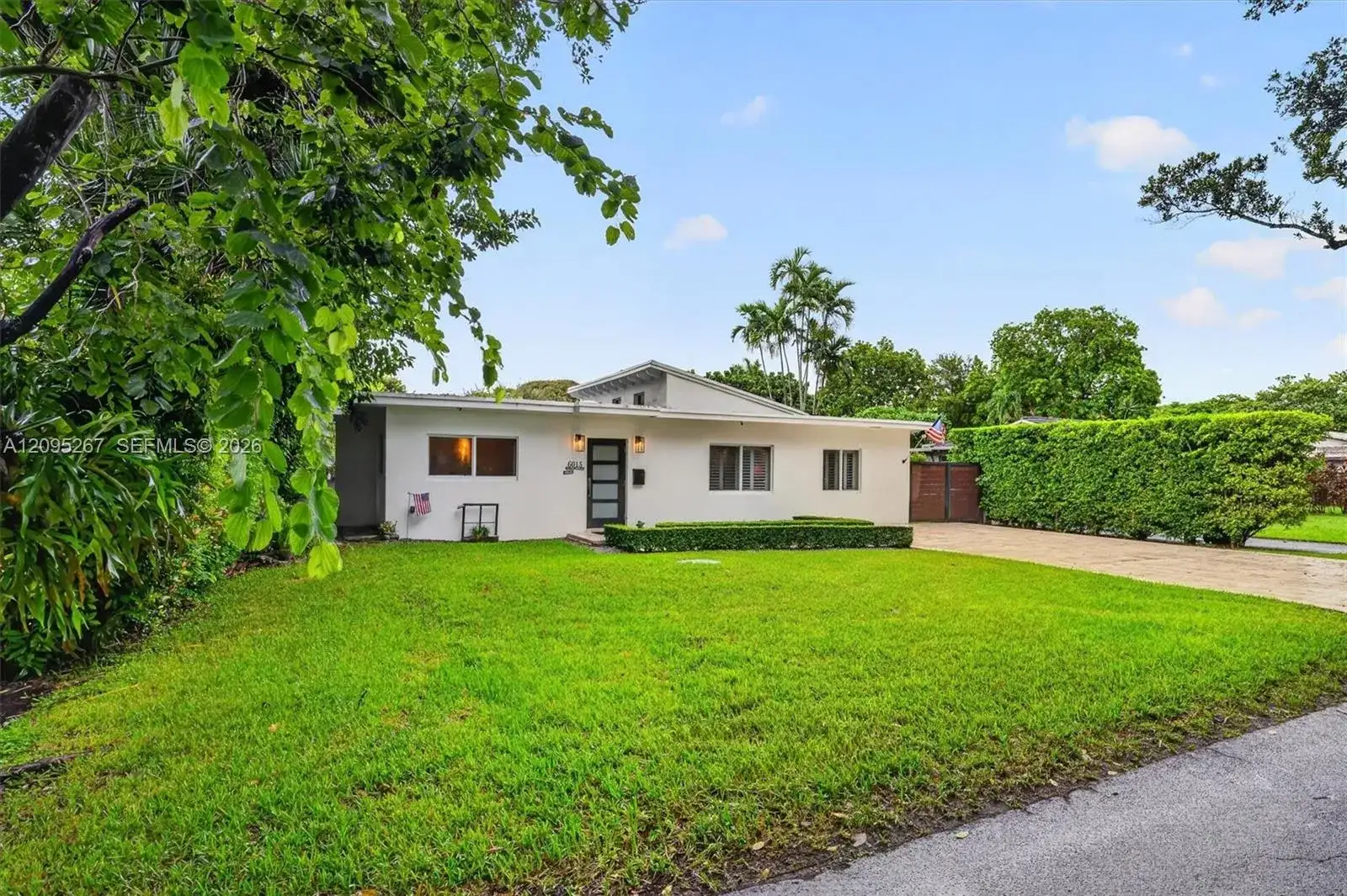 6015 SW 32nd St, Miami FL 33155 photo 2