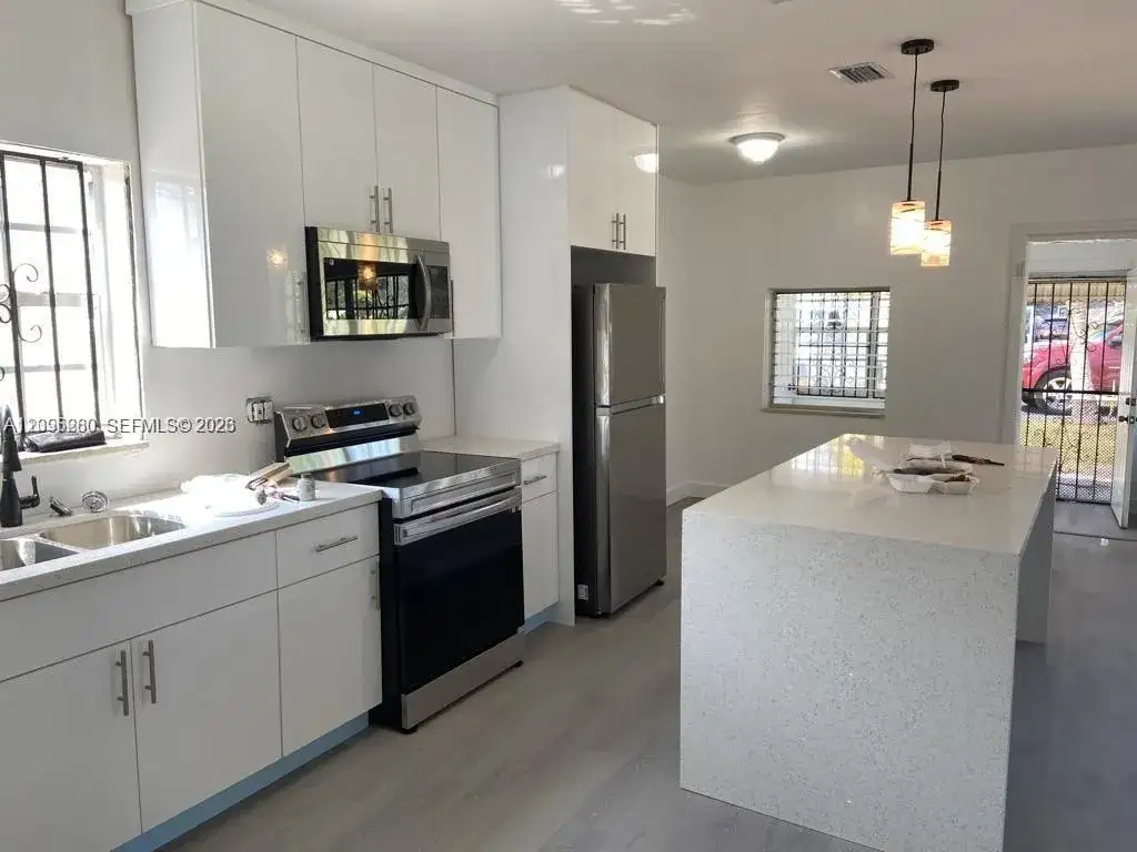 1840 NE 174th St # 1, North Miami Beach FL 33162 photo 3