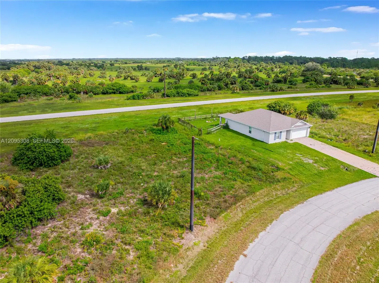 142 Bethlehem Pl, Other City - In The State Of Florida FL 33935 photo 3