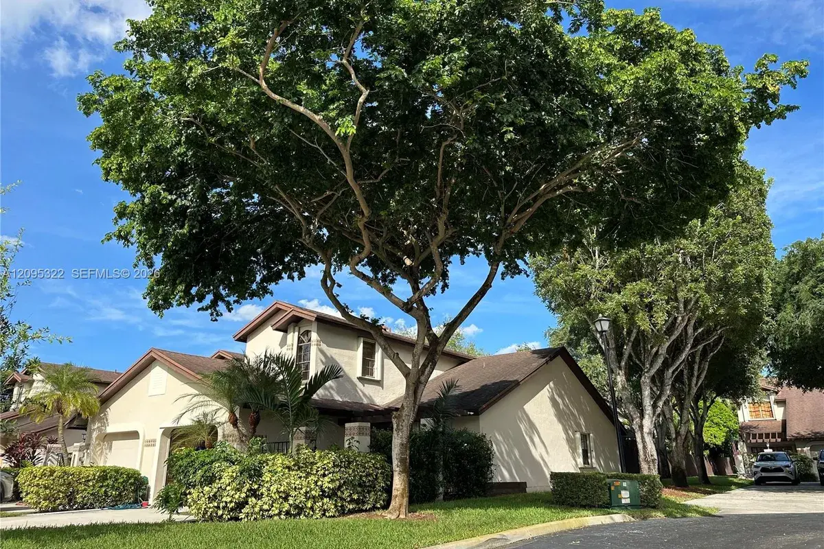 10061 SW 137th Pl, Miami FL 33186