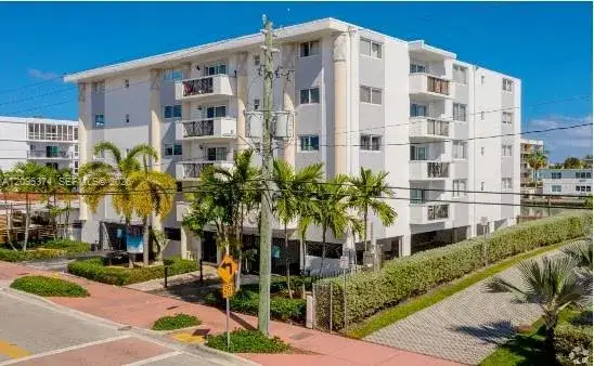 8101 Crespi Blvd # 402, Miami Beach FL 33141