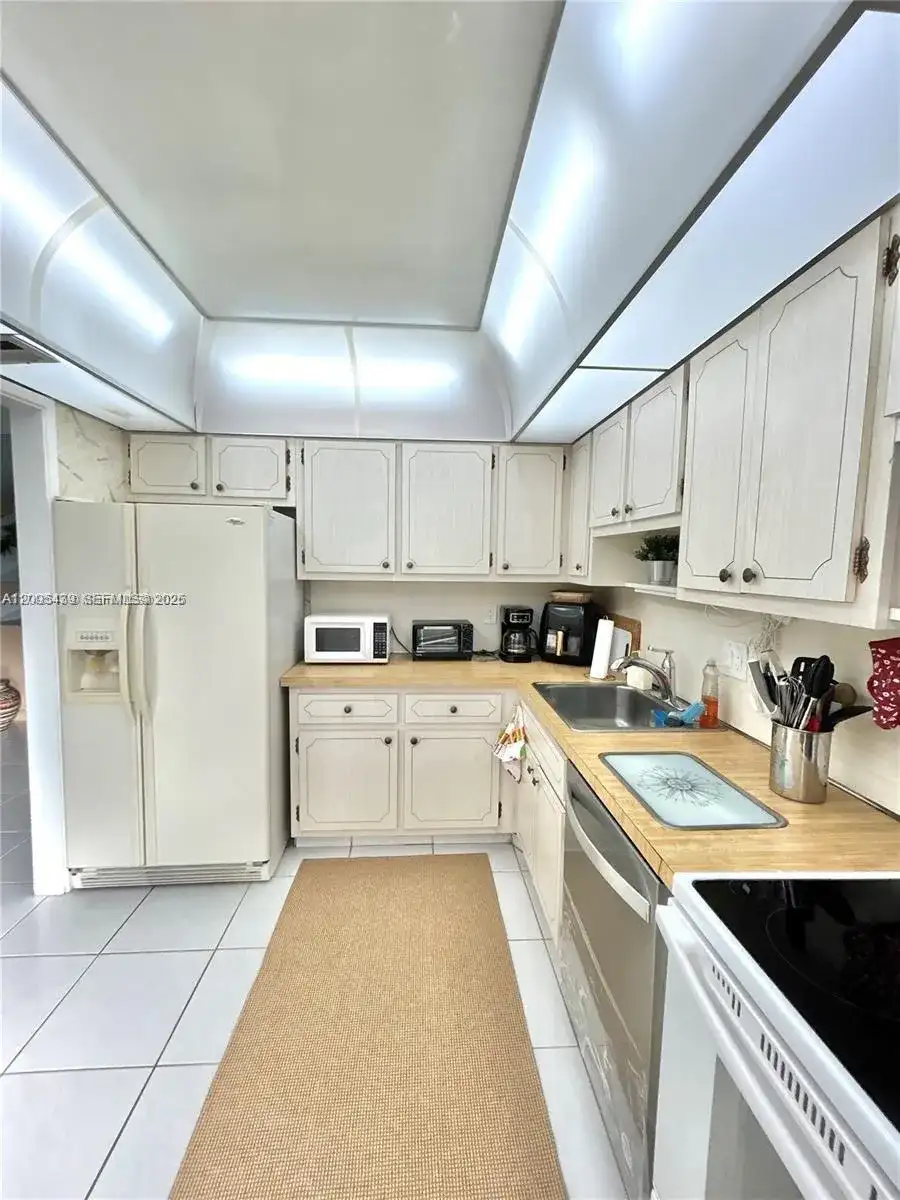 2900 N Palm Aire Dr # 210, Pompano Beach FL 33069 photo 4