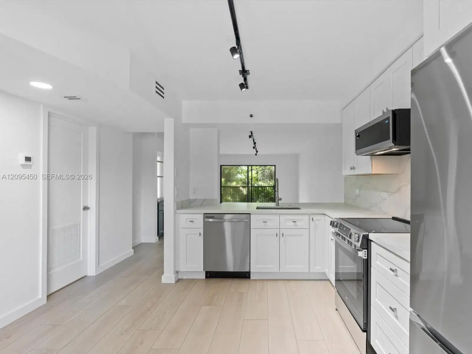 2200 S Cypress Bend Dr # 303, Pompano Beach FL 33069 photo 4