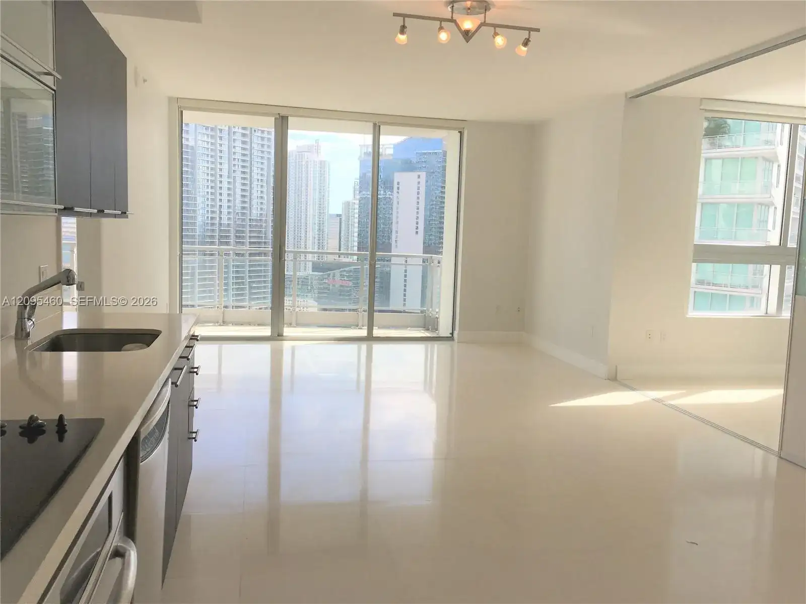 90 SW 3rd St # 3510, Miami FL 33130 photo 4