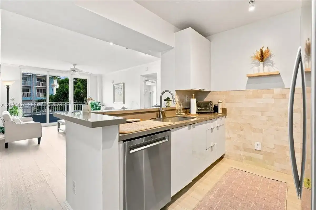 2665 SW 37th Ave # 211, Miami FL 33133