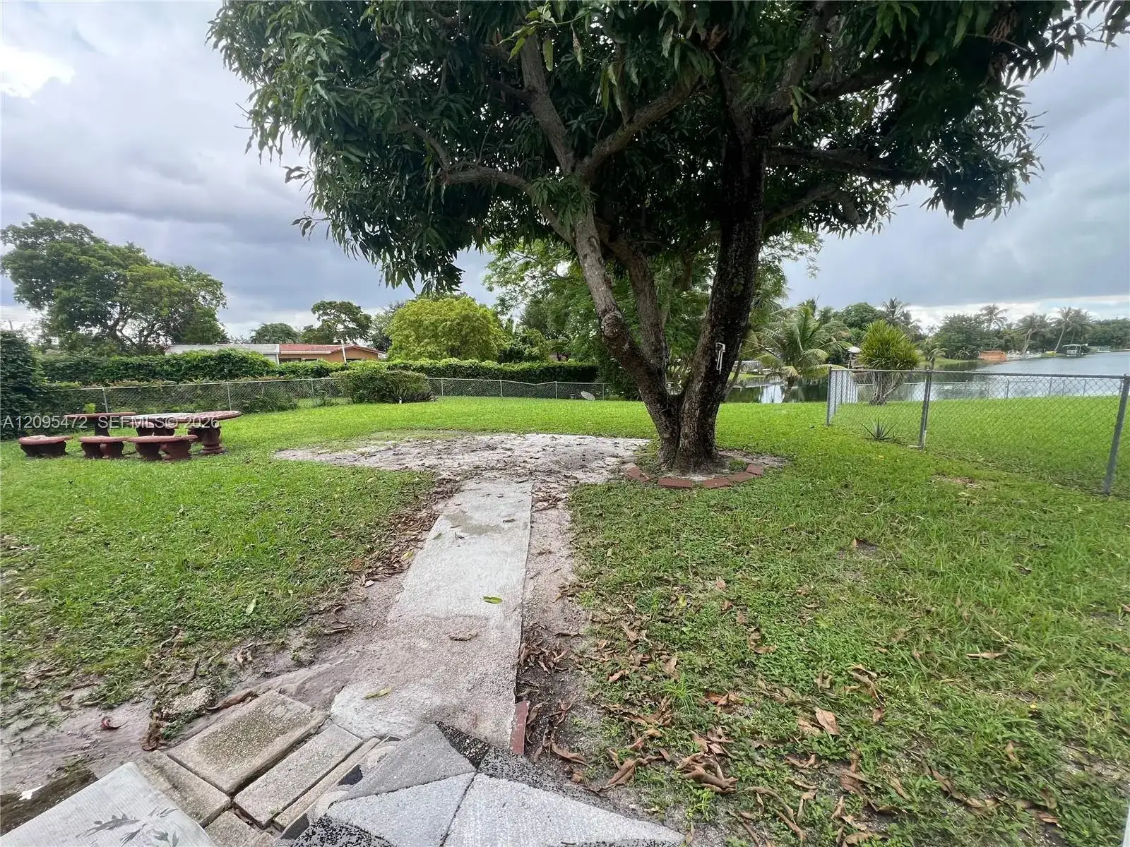 6531 W 8th Ave, Hialeah FL 33012 photo 2