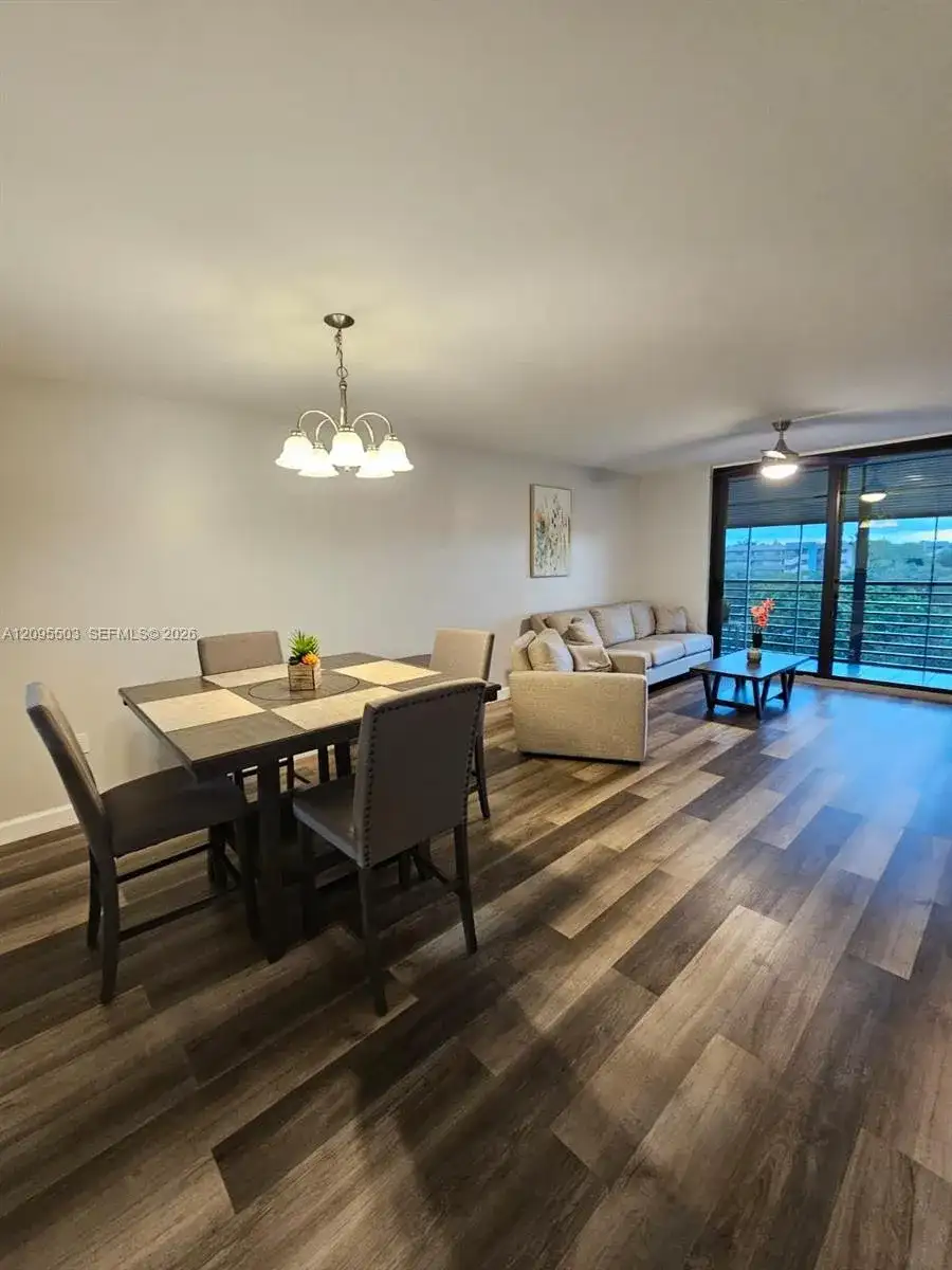 1000 Colony Point Cir # 522, Pembroke Pines FL 33026 photo 4