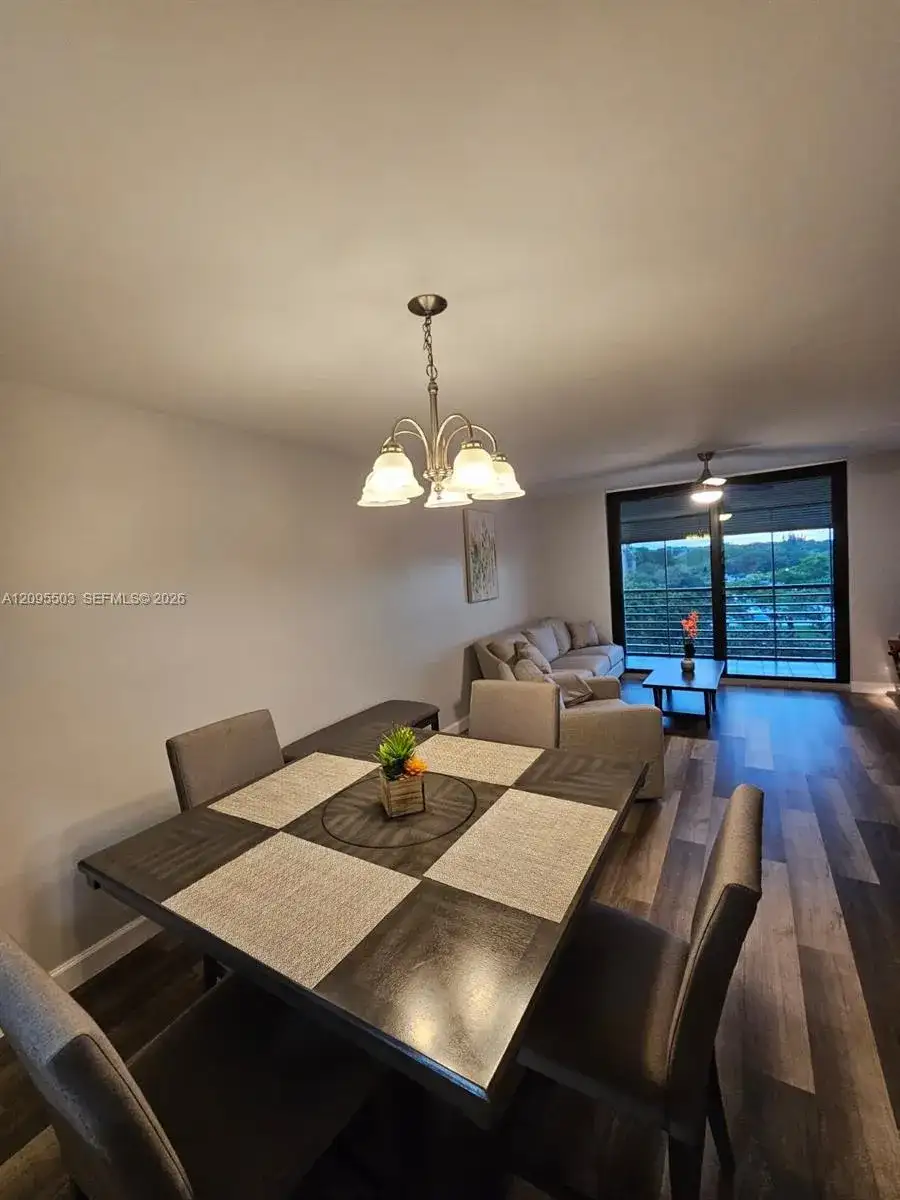 1000 Colony Point Cir # 522, Pembroke Pines FL 33026 photo 5