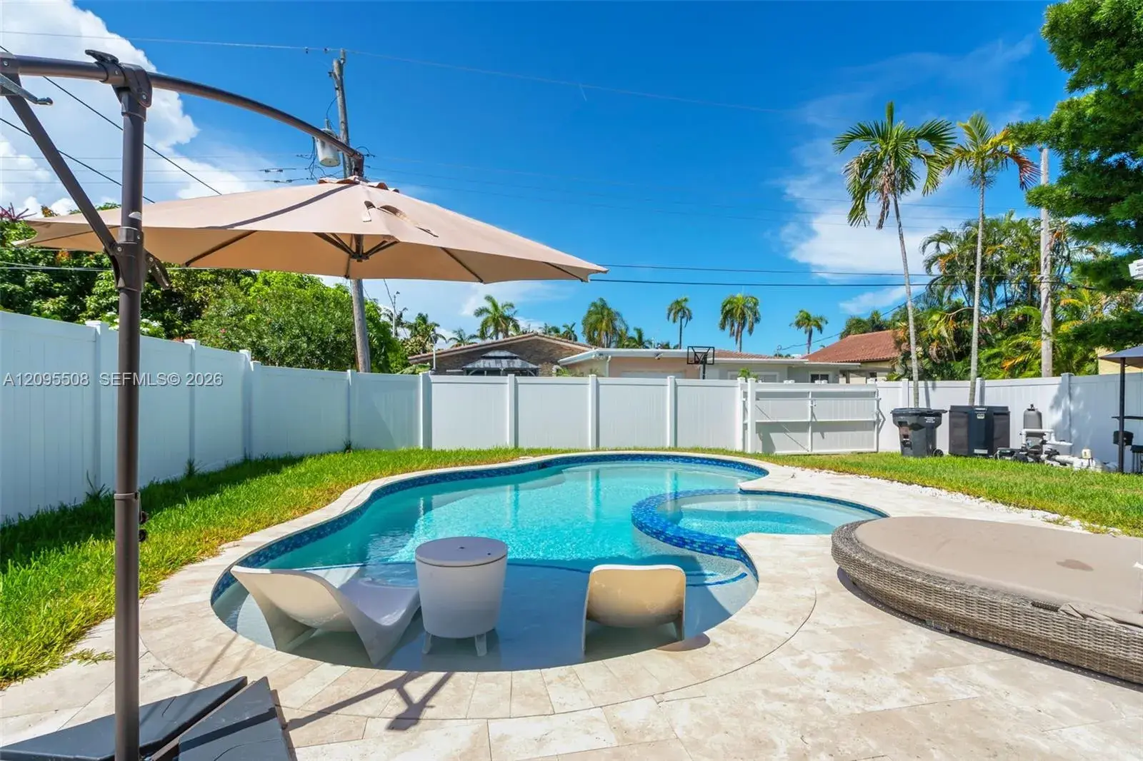 821 Harrison St, Hollywood FL 33019