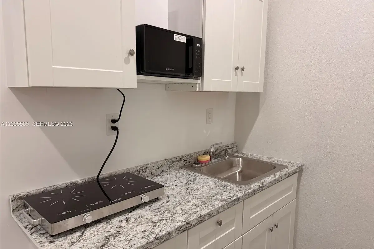 2804 NW 7th Ct # 2804, Fort Lauderdale FL 33311