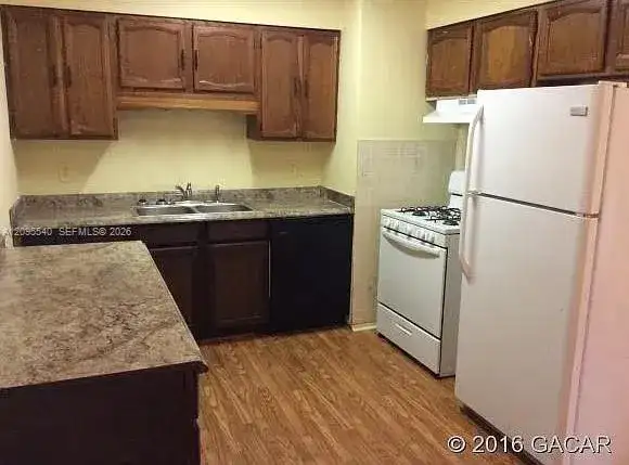 4216 NW 10 Street, Gainesville FL 32609 photo 2