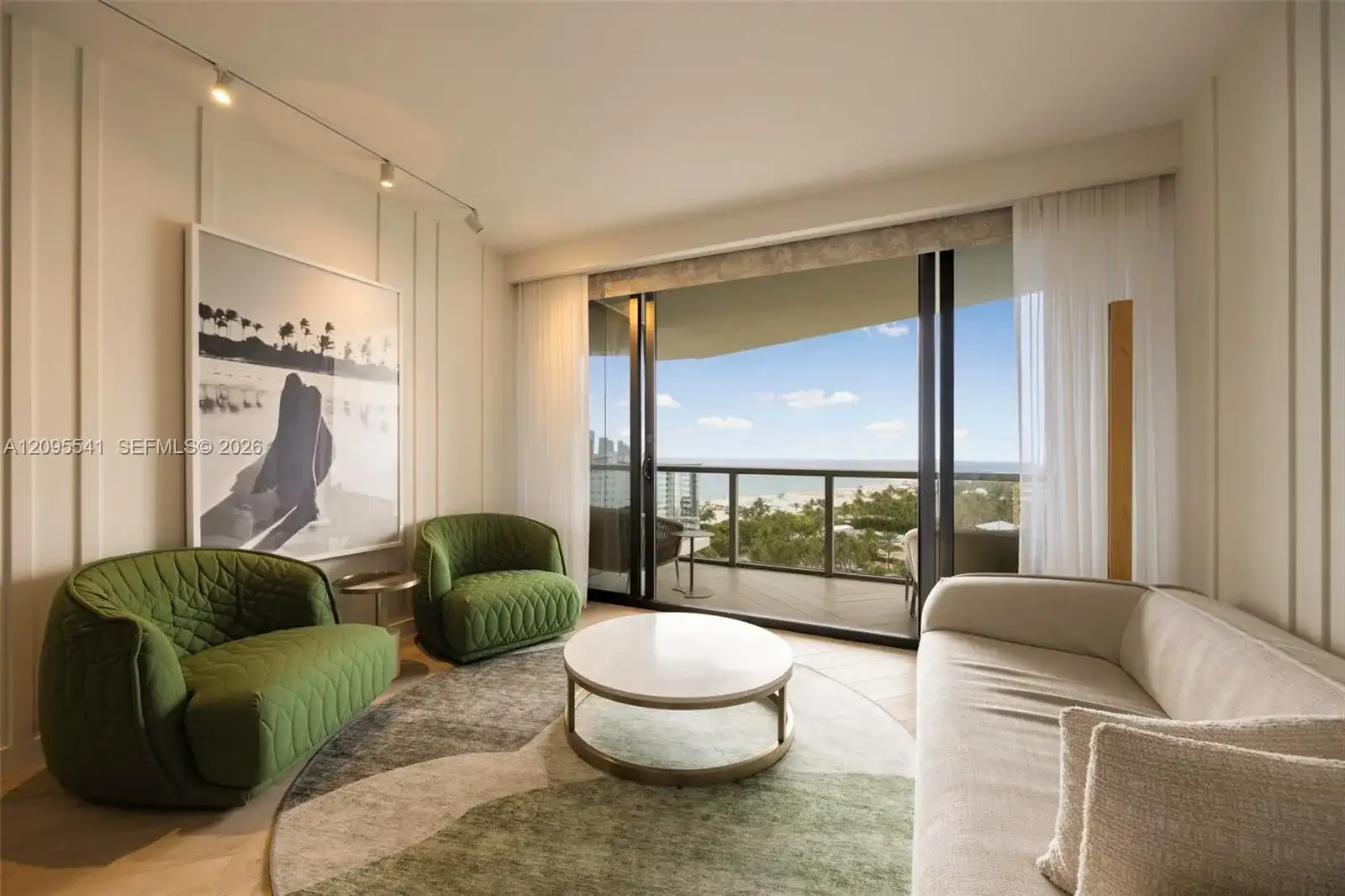 2201 Collins Ave # 1720, Miami Beach FL 33139