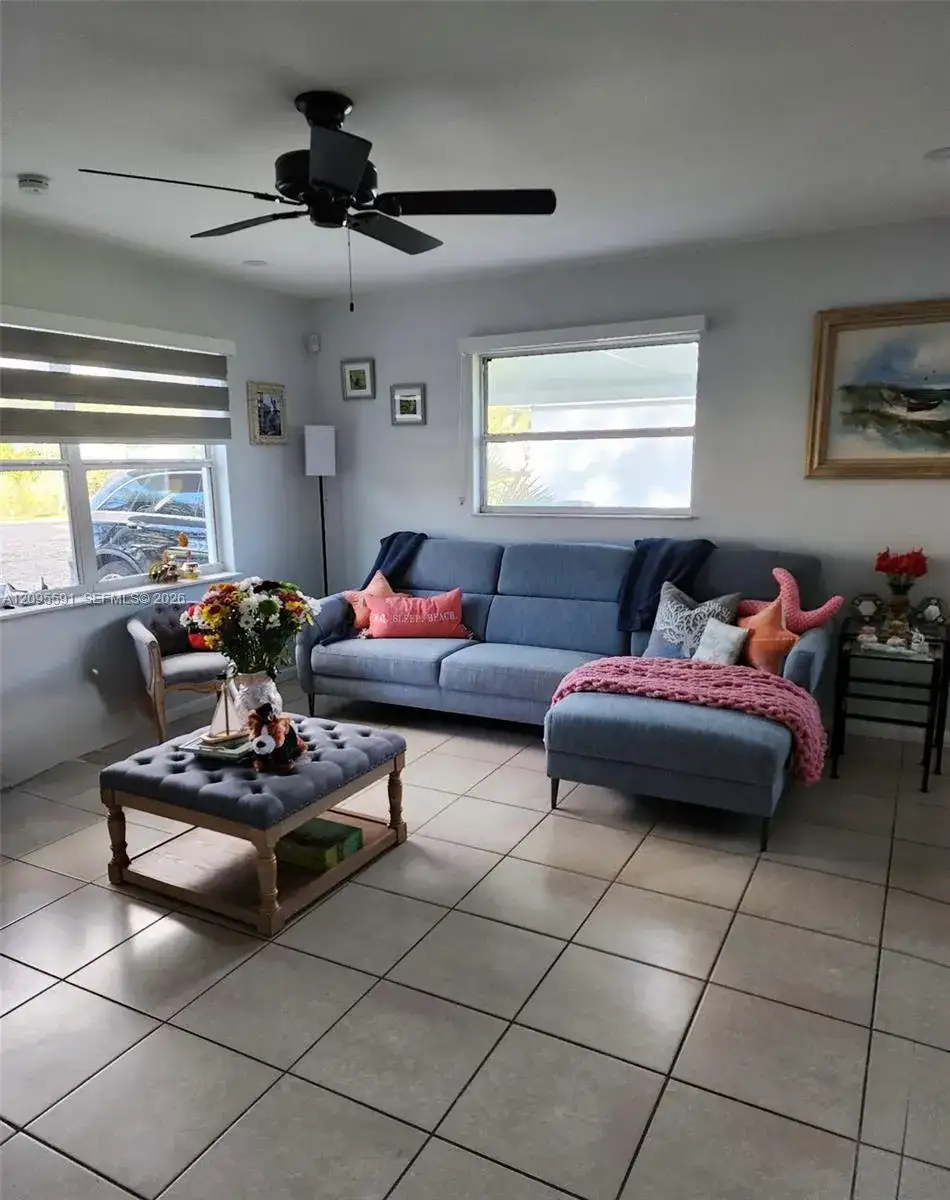 812 Lake McGregor Dr, Fort Myers FL 33919 photo 3