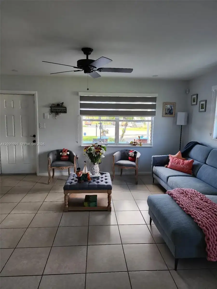 812 Lake McGregor Dr, Fort Myers FL 33919 photo 5