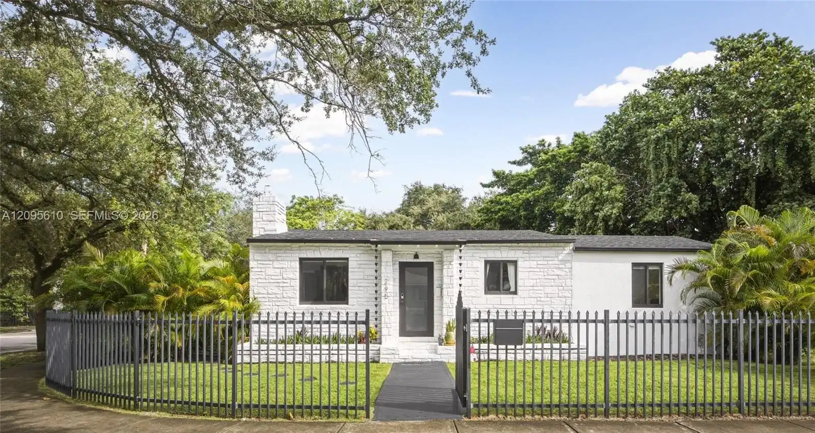 295 NW 42nd St, Miami FL 33127