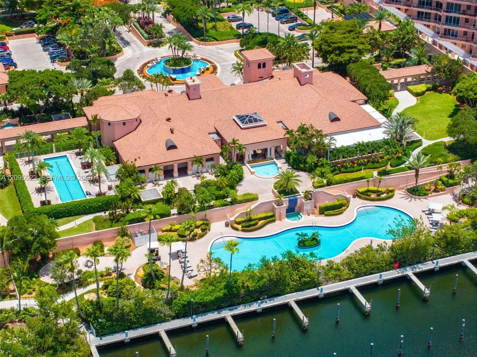60 Edgewater Dr # 11F, Coral Gables FL 33133
